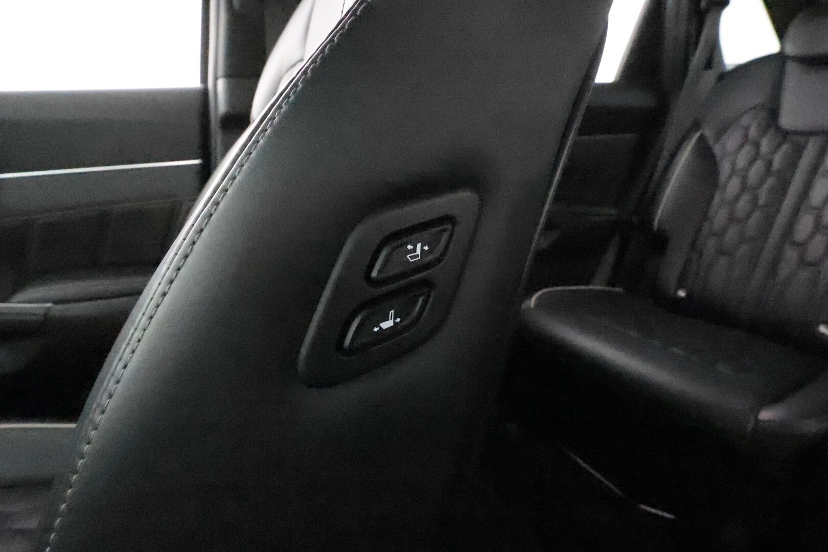 Kia Sorento 2021 1,6 T-GDI Plug-in Hybrid AWD Business Luxury AT 5P ** HUD / 360° / Adapt.Vakkari / Koukku / Bose / Muistipenkki ** - 3,99 % KORKOTARJOUS TÄHÄN AUTOON - Suomi-auto / 2x Renkaat / Akku Kuntotarkistettu!