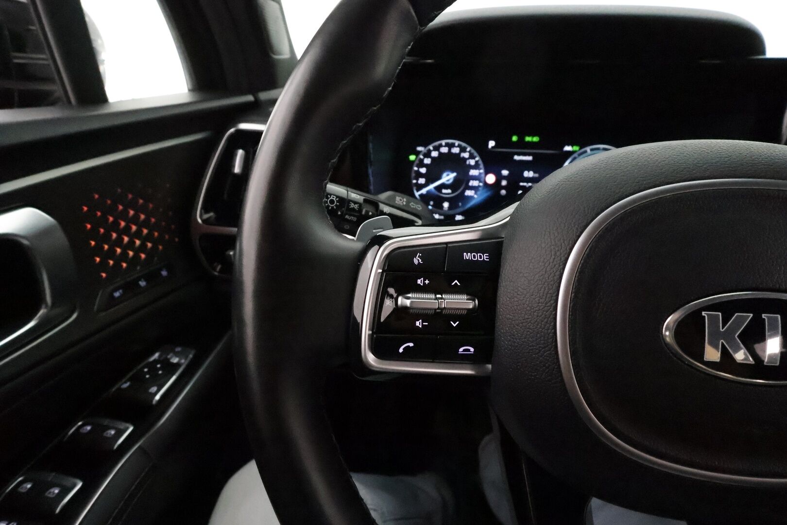 Kia Sorento 2021 1,6 T-GDI Plug-in Hybrid AWD Business Luxury AT 5P ** HUD / 360° / Adapt.Vakkari / Koukku / Bose / Muistipenkki ** - 3,99 % KORKOTARJOUS TÄHÄN AUTOON - Suomi-auto / 2x Renkaat / Akku Kuntotarkistettu!