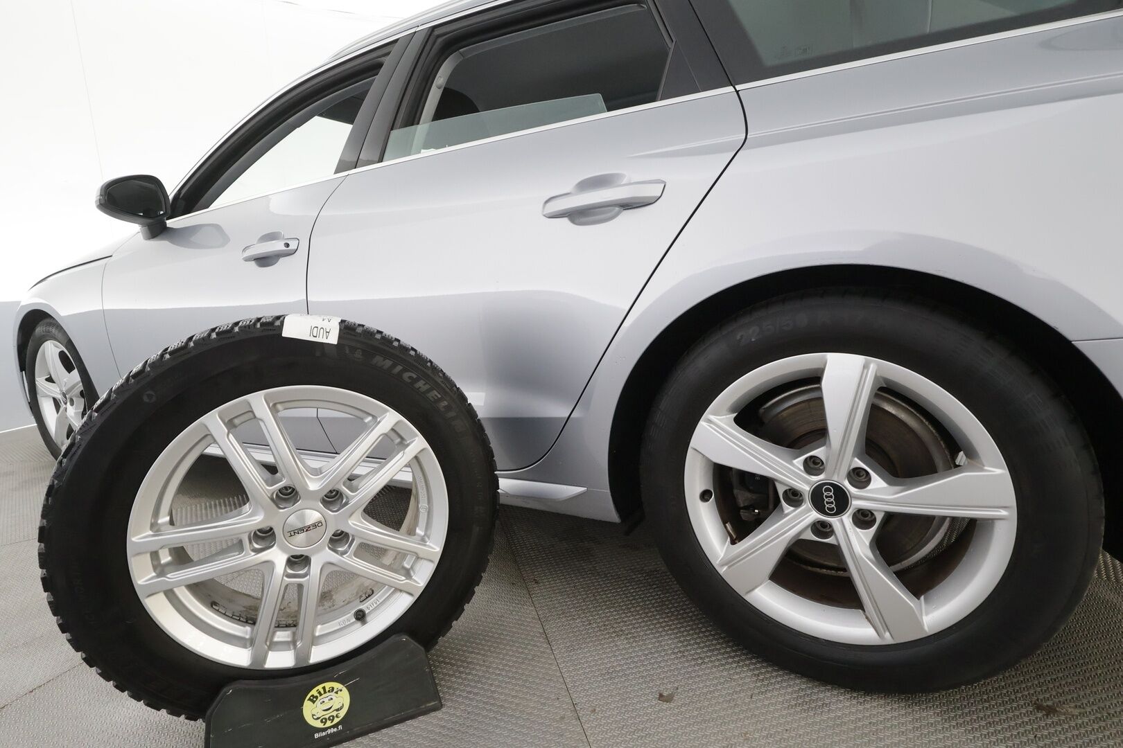 Audi A4 2021 Avant Business 35 TFSI 110kW MHEV S tronic - | Matrix-LED | Koukku | Webasto | Sporttipenkit | Sähköpenkit | P.kamera | 1-om. Suomi-auto | 