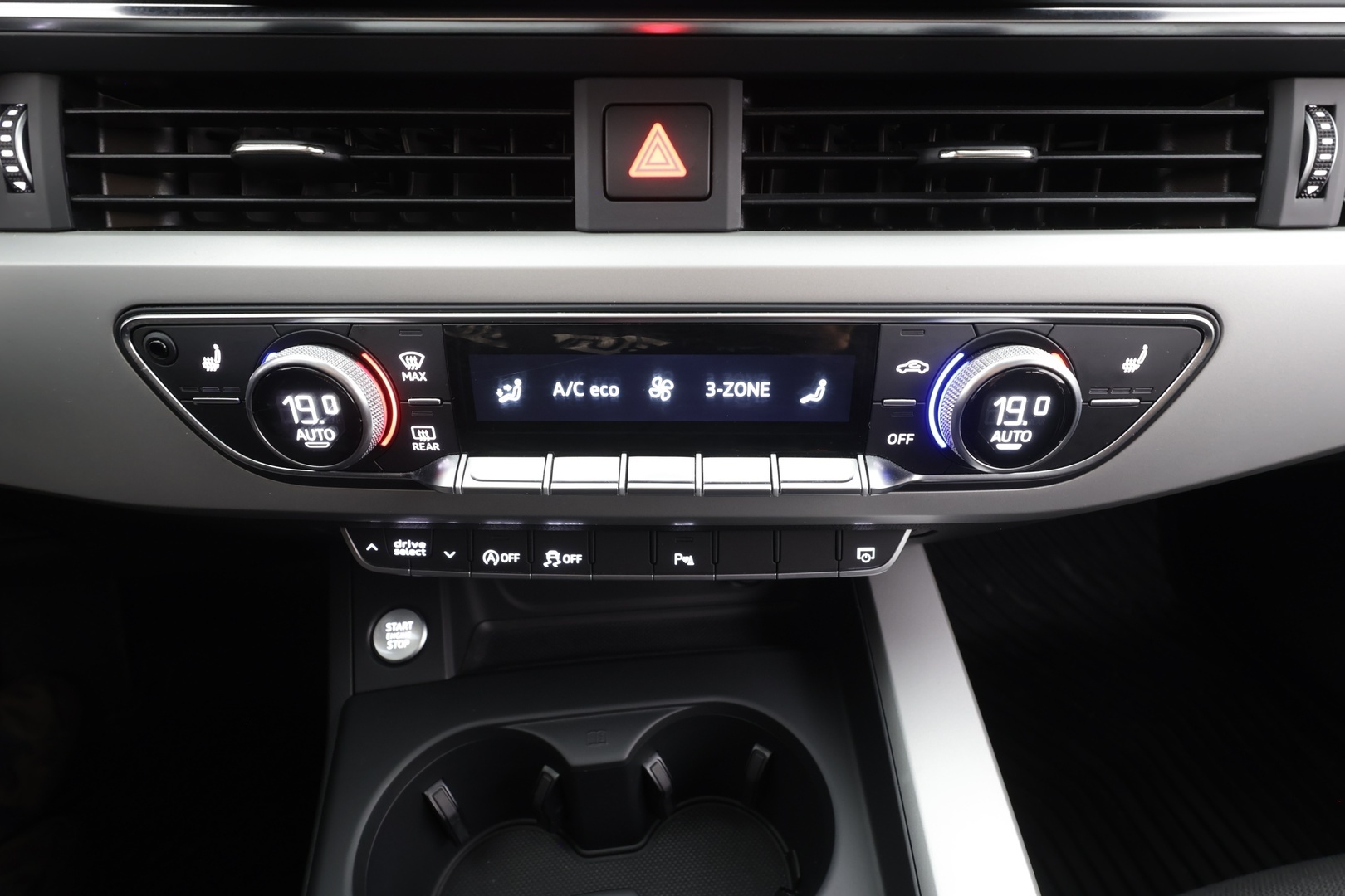 Audi A4 2021 Avant Business 35 TFSI 110kW MHEV S tronic - | Matrix-LED | Koukku | Webasto | Sporttipenkit | Sähköpenkit | P.kamera | 1-om. Suomi-auto | 