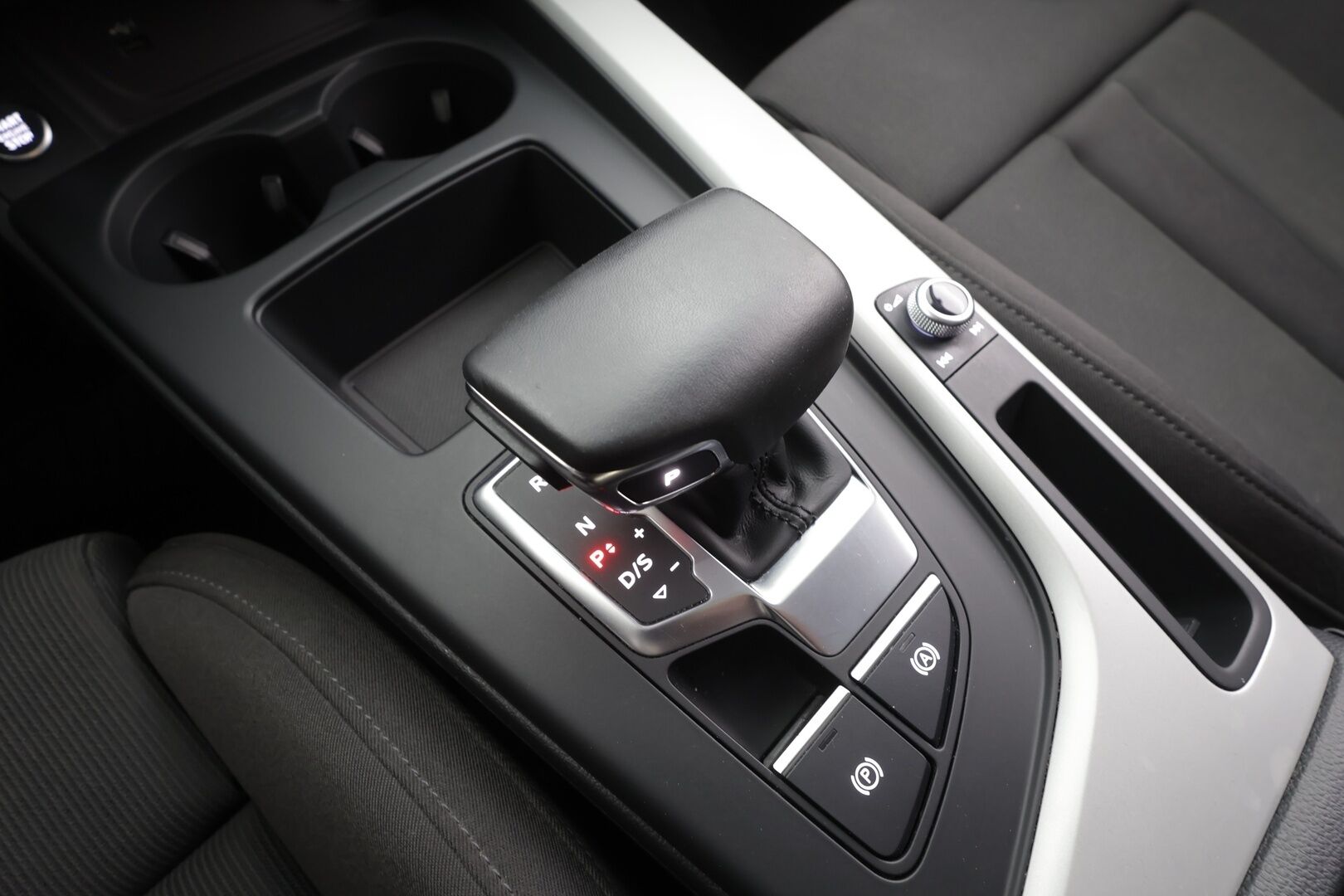 Audi A4 2021 Avant Business 35 TFSI 110kW MHEV S tronic - | Matrix-LED | Koukku | Webasto | Sporttipenkit | Sähköpenkit | P.kamera | 1-om. Suomi-auto | 