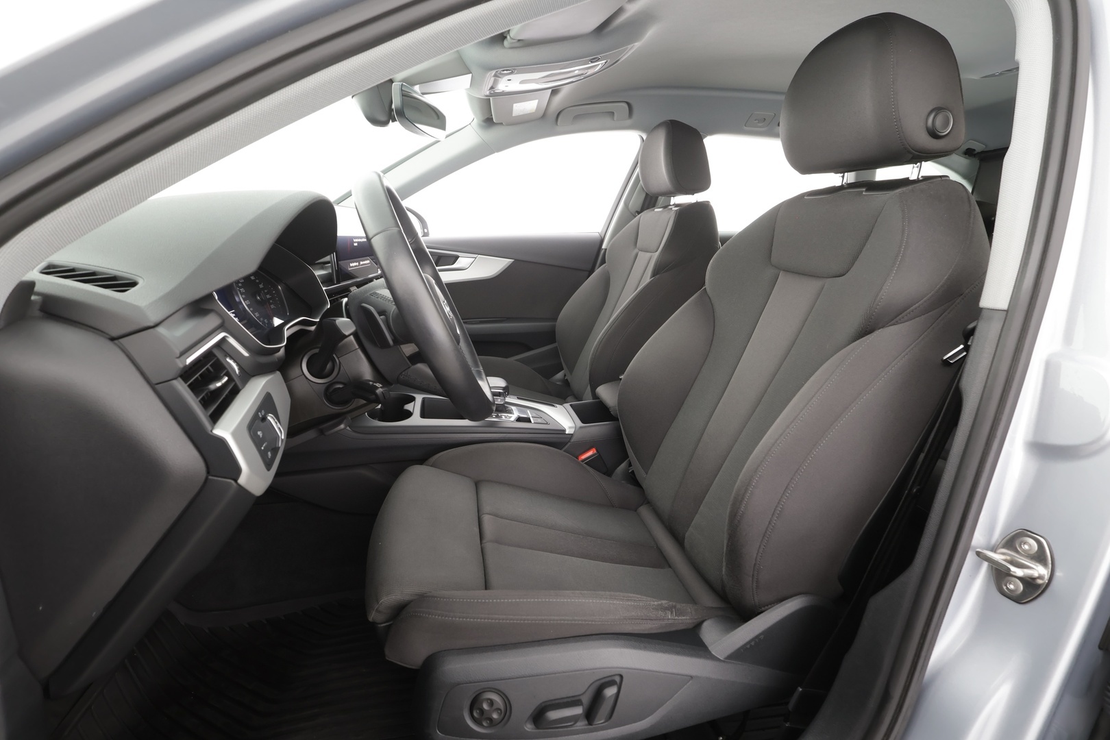 Audi A4 2021 Avant Business 35 TFSI 110kW MHEV S tronic - | Matrix-LED | Koukku | Webasto | Sporttipenkit | Sähköpenkit | P.kamera | 1-om. Suomi-auto | 