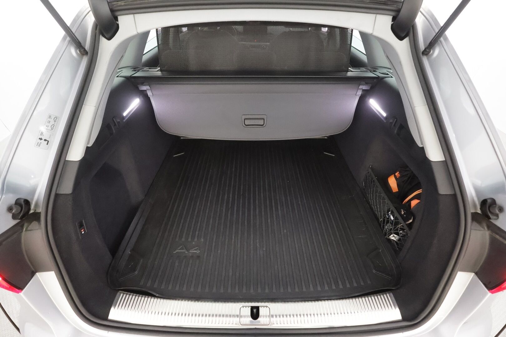 Audi A4 2021 Avant Business 35 TFSI 110kW MHEV S tronic - | Matrix-LED | Koukku | Webasto | Sporttipenkit | Sähköpenkit | P.kamera | 1-om. Suomi-auto | 