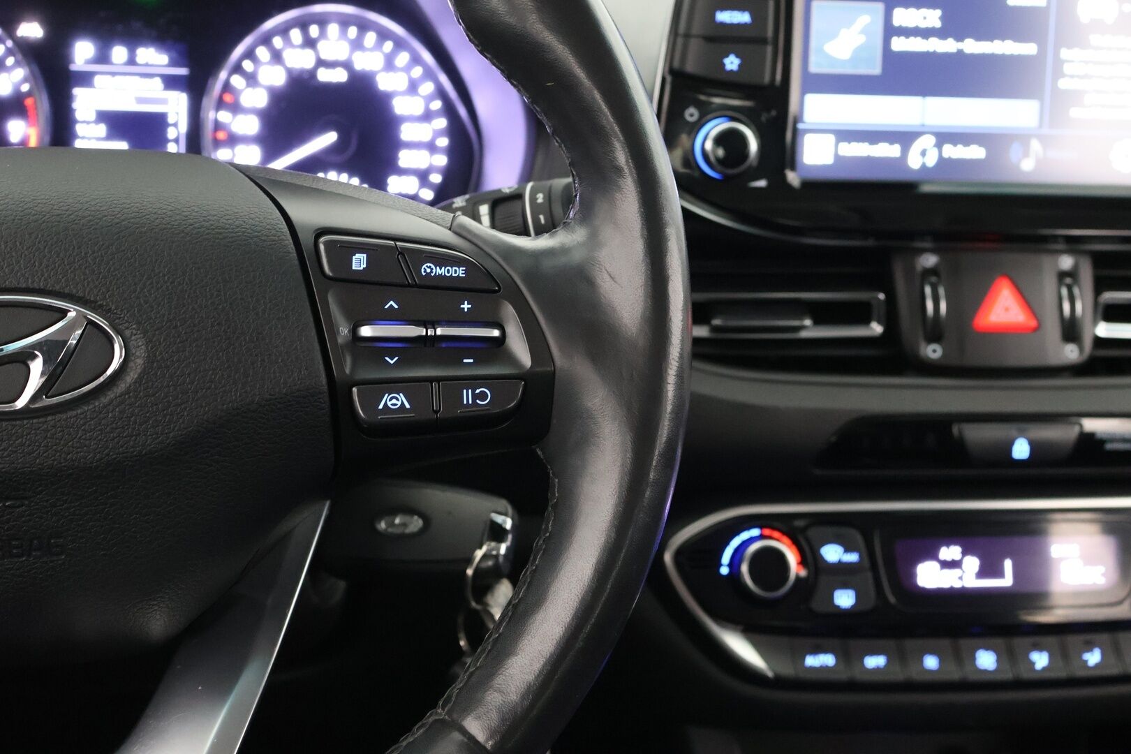 Hyundai i30 Wagon 2021 1,0 T-GDI 120 hv 48V hybrid 7-DCT-aut Comfort - | P-Kamera | Kaistavahti | Suomi-Auto | Vakkari | AndroidAuto & CarPlay |