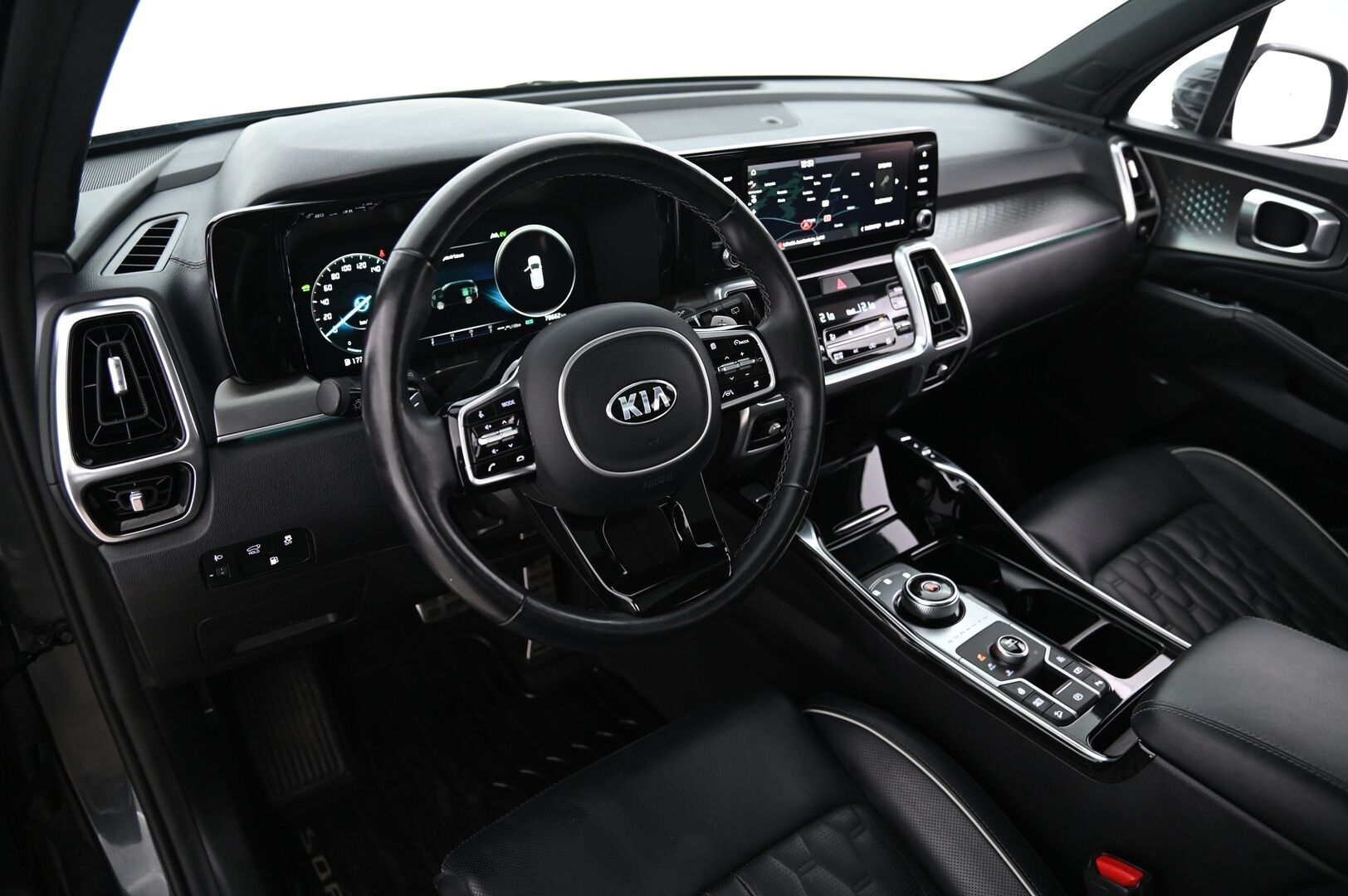 Kia Sorento 2021 1,6 T-GDI Plug-in Hybrid AWD Business Luxury AT 7P *Webasto / Panorama / Bose / 360 kamera / Vetokoukku* - 3,99 % KORKOTARJOUS TÄHÄN AUTOON - *Huippu varusteet / Näyttävä / Suomi-auto / Merkkiliikkeen huoltokirja / Hyvillä talvi ja kesärenkailla*
