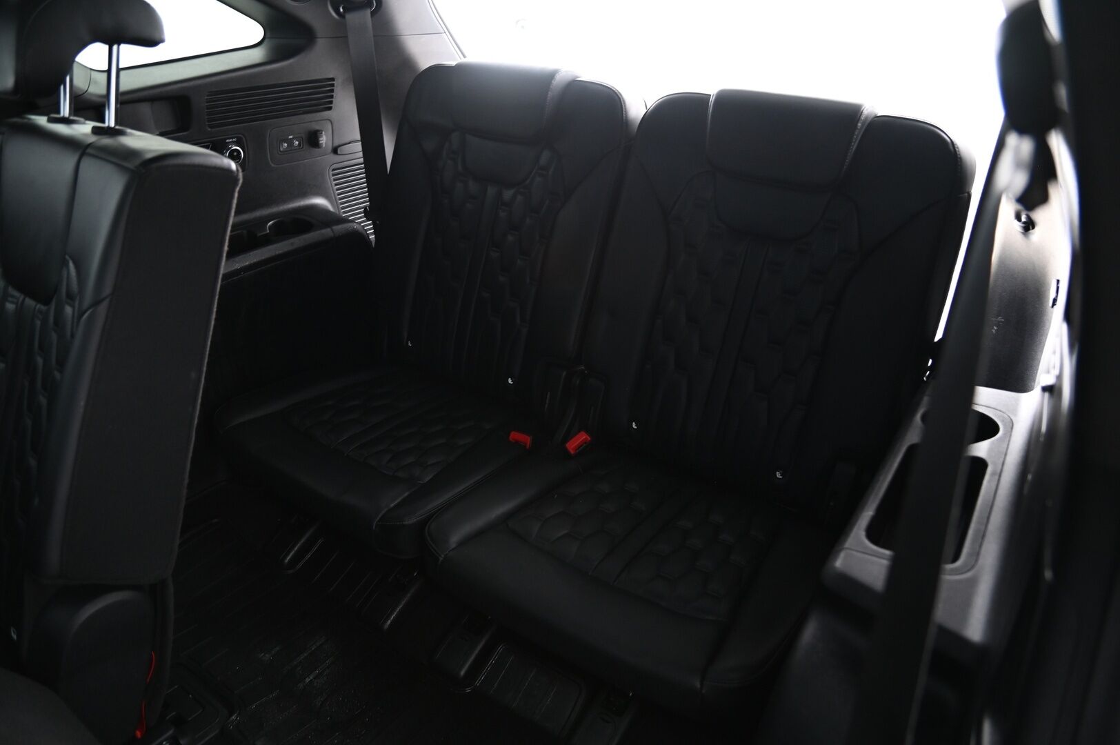 Kia Sorento 2021 1,6 T-GDI Plug-in Hybrid AWD Business Luxury AT 7P *Webasto / Panorama / Bose / 360 kamera / Vetokoukku* - 3,99 % KORKOTARJOUS TÄHÄN AUTOON - *Huippu varusteet / Näyttävä / Suomi-auto / Merkkiliikkeen huoltokirja / Hyvillä talvi ja kesärenkailla*
