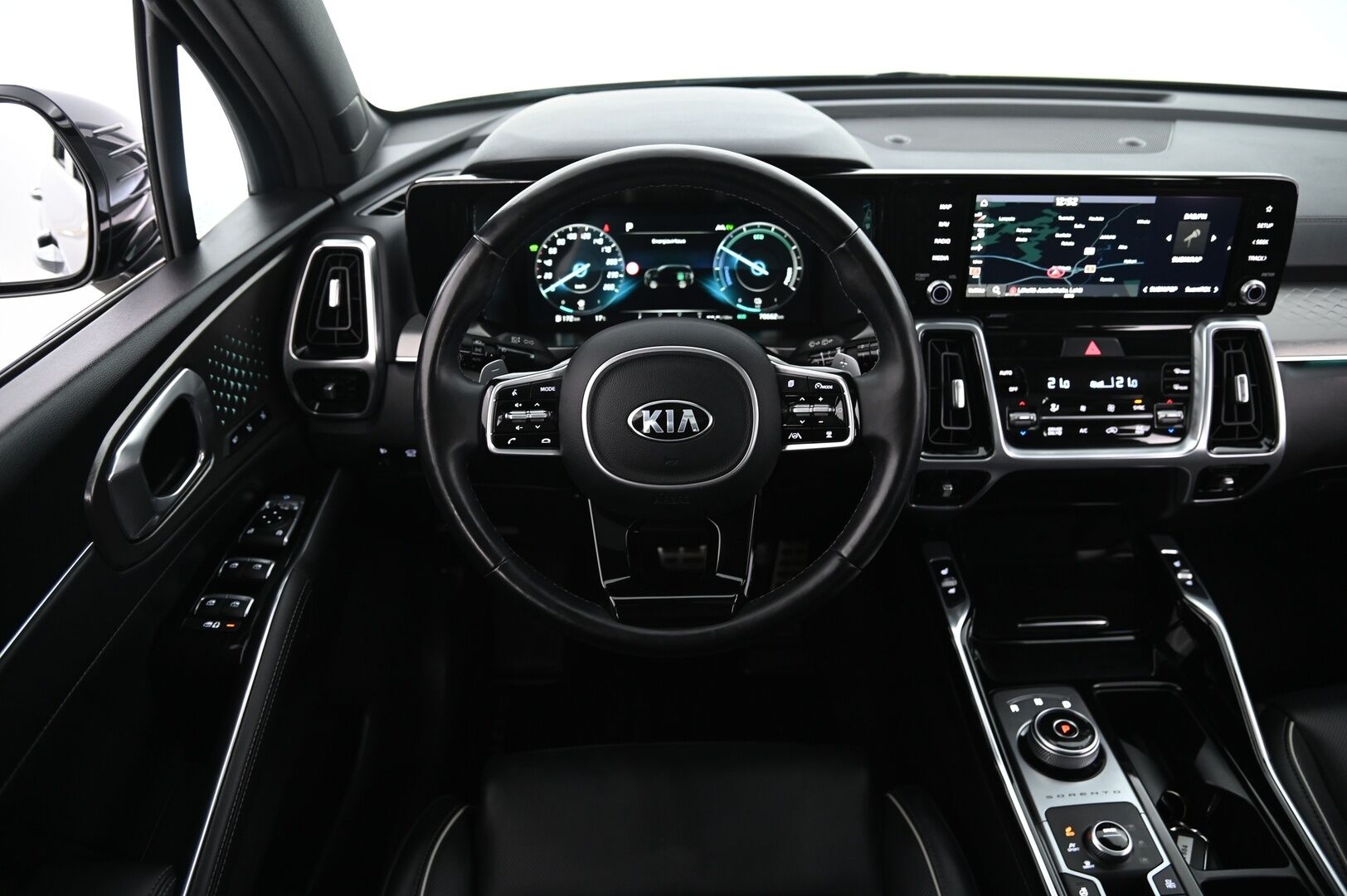 Kia Sorento 2021 1,6 T-GDI Plug-in Hybrid AWD Business Luxury AT 7P *Webasto / Panorama / Bose / 360 kamera / Vetokoukku* - 3,99 % KORKOTARJOUS TÄHÄN AUTOON - *Huippu varusteet / Näyttävä / Suomi-auto / Merkkiliikkeen huoltokirja / Hyvillä talvi ja kesärenkailla*