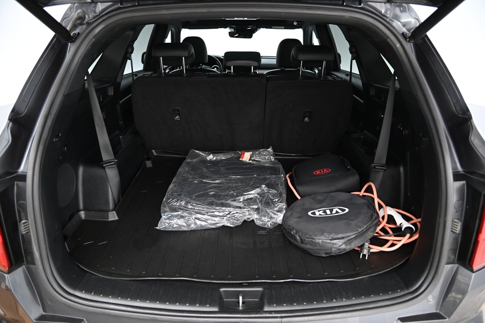 Kia Sorento 2021 1,6 T-GDI Plug-in Hybrid AWD Business Luxury AT 7P *Webasto / Panorama / Bose / 360 kamera / Vetokoukku* - 3,99 % KORKOTARJOUS TÄHÄN AUTOON - *Huippu varusteet / Näyttävä / Suomi-auto / Merkkiliikkeen huoltokirja / Hyvillä talvi ja kesärenkailla*