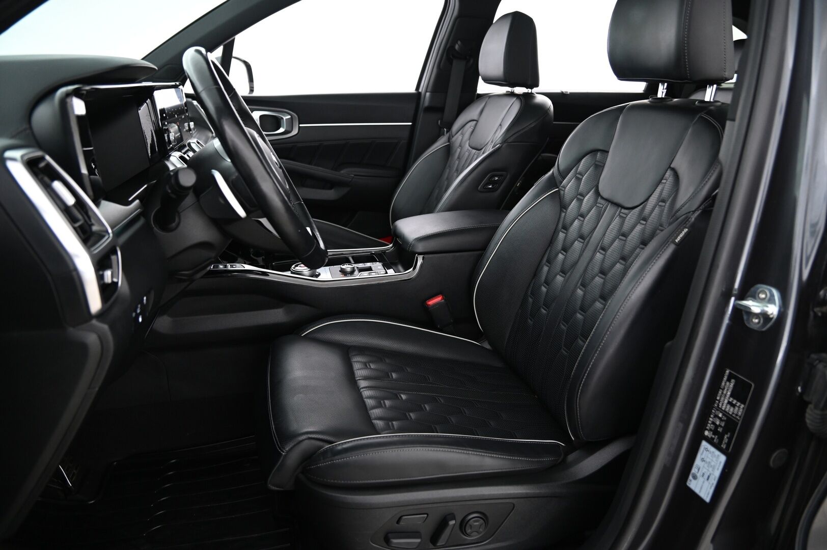 Kia Sorento 2021 1,6 T-GDI Plug-in Hybrid AWD Business Luxury AT 7P *Webasto / Panorama / Bose / 360 kamera / Vetokoukku* - 3,99 % KORKOTARJOUS TÄHÄN AUTOON - *Huippu varusteet / Näyttävä / Suomi-auto / Merkkiliikkeen huoltokirja / Hyvillä talvi ja kesärenkailla*