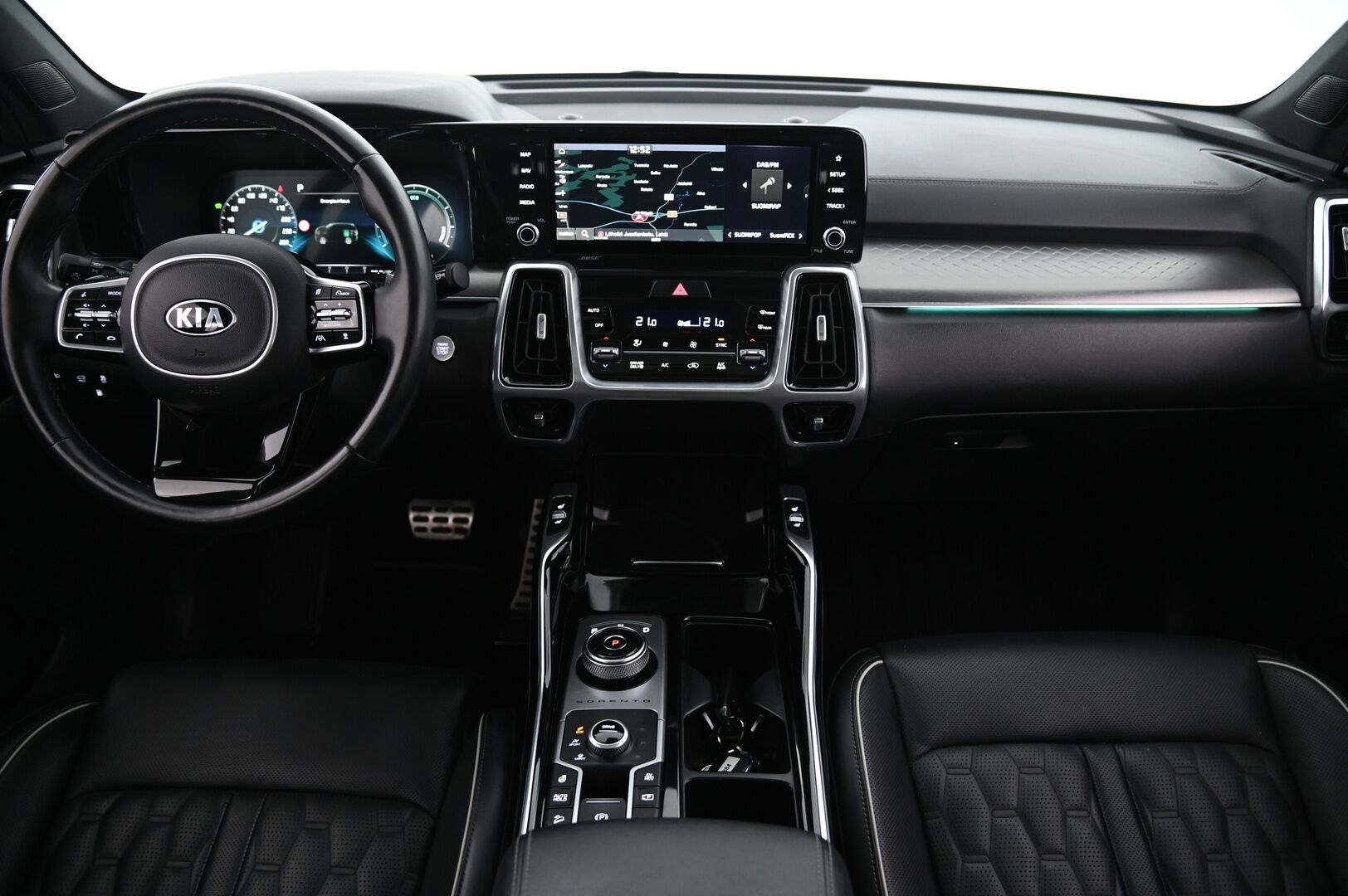 Kia Sorento 2021 1,6 T-GDI Plug-in Hybrid AWD Business Luxury AT 7P *Webasto / Panorama / Bose / 360 kamera / Vetokoukku* - 3,99 % KORKOTARJOUS TÄHÄN AUTOON - *Huippu varusteet / Näyttävä / Suomi-auto / Merkkiliikkeen huoltokirja / Hyvillä talvi ja kesärenkailla*