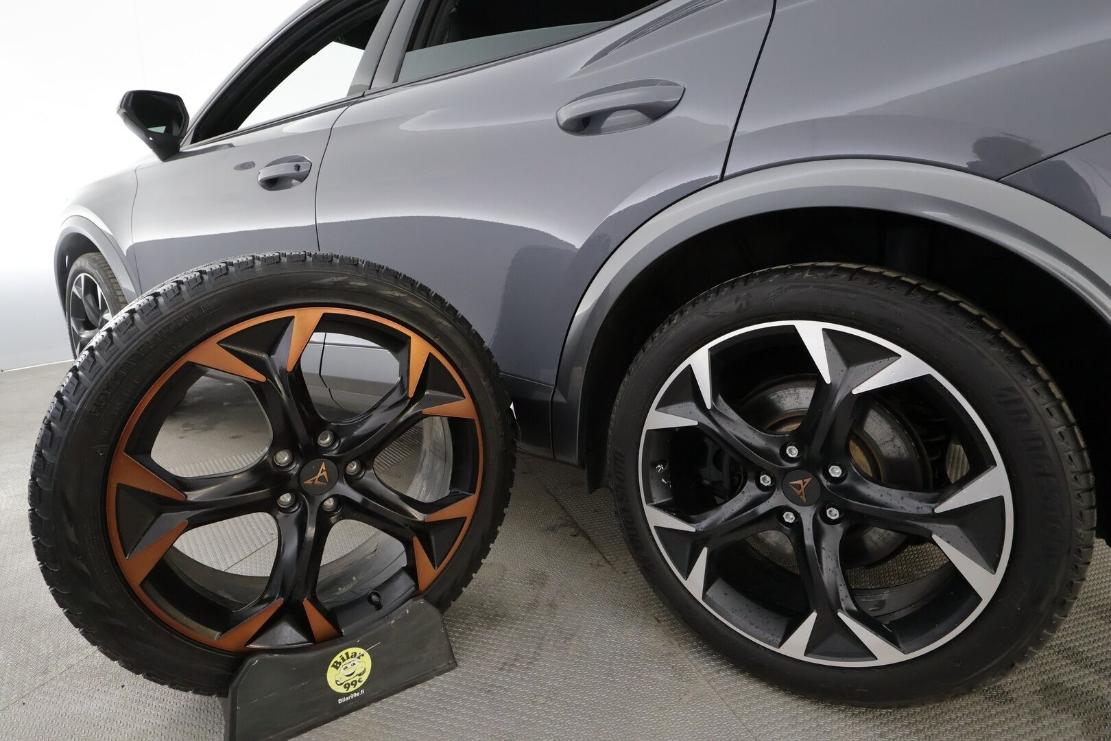 Cupra Formentor 2021 VZ 2,0 TSI 228 kW 4Drive DSG * Muistipenkki / ACC / LED / P.Kamera / Puolinahat / Kaistavahti / Navi / Keyless * - Suomi-auto / Kahdet renkaat aluvanteilla / Merkkihuollot - HULLUT AVAJAISHULINAT KORKOTARJOUS 3,29 %