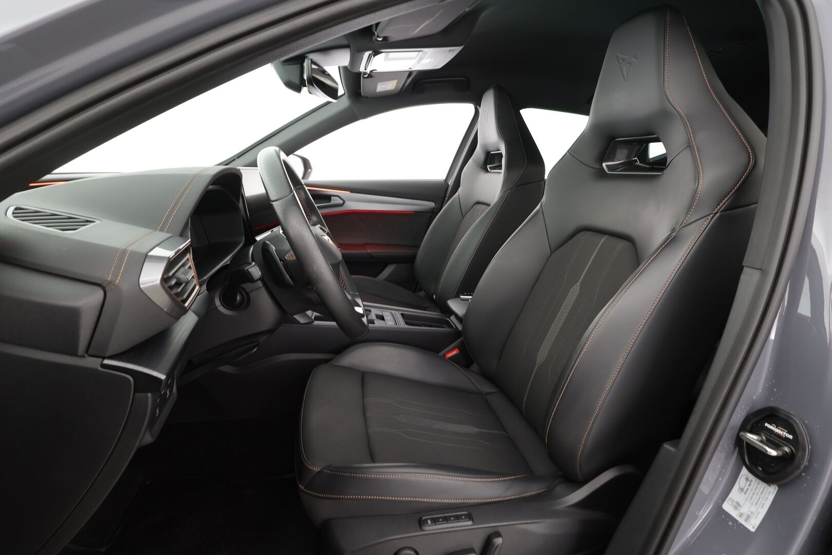 Cupra Formentor 2021 VZ 2,0 TSI 228 kW 4Drive DSG * Muistipenkki / ACC / LED / P.Kamera / Puolinahat / Kaistavahti / Navi / Keyless * - Suomi-auto / Kahdet renkaat aluvanteilla / Merkkihuollot - HULLUT AVAJAISHULINAT KORKOTARJOUS 3,29 %