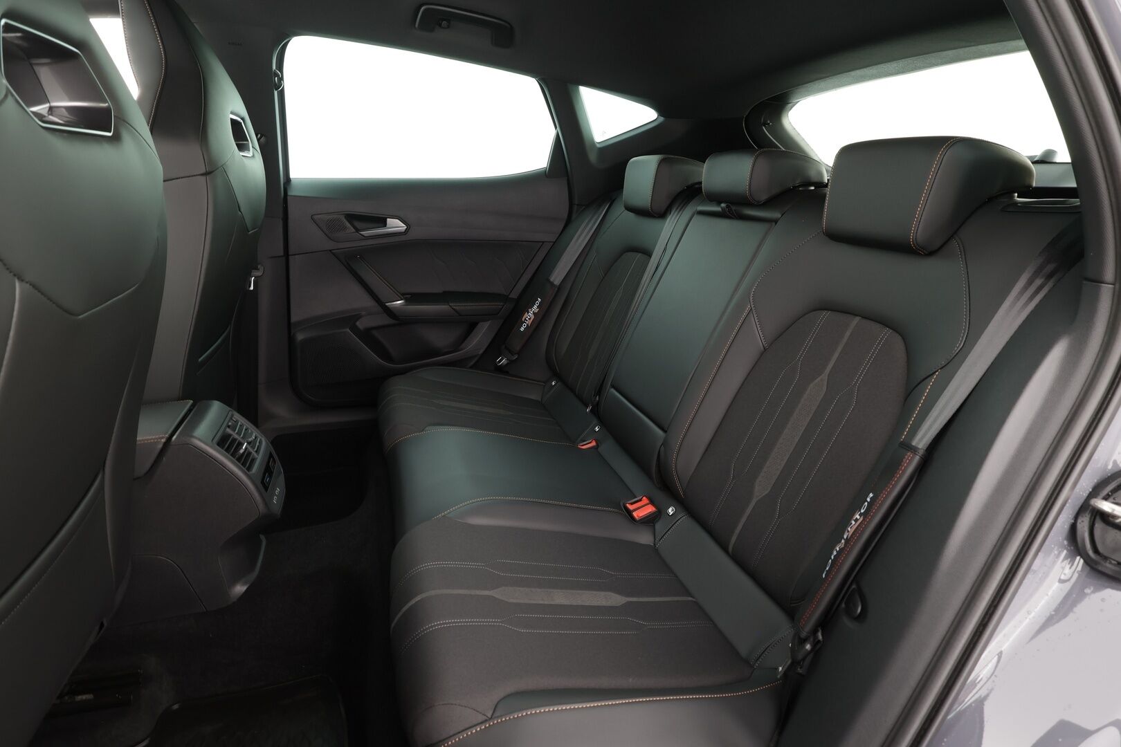 Cupra Formentor 2021 VZ 2,0 TSI 228 kW 4Drive DSG * Muistipenkki / ACC / LED / P.Kamera / Puolinahat / Kaistavahti / Navi / Keyless * - Suomi-auto / Kahdet renkaat aluvanteilla / Merkkihuollot - HULLUT AVAJAISHULINAT KORKOTARJOUS 3,29 %