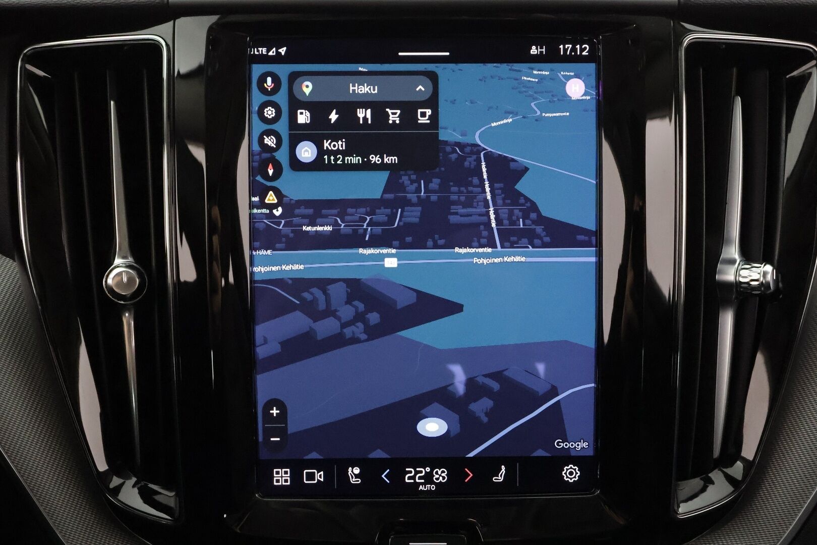 Volvo XC60 2023 T8 AWD Long Range High Performance Plus Bright aut * ACC / Panorama / Koukku / Muistipenkit / Webasto / Full LED * - Facelift / 1.Om Suomi-auto / Akku kuntotarkastettu / Kahdet renkaat aluvanteilla