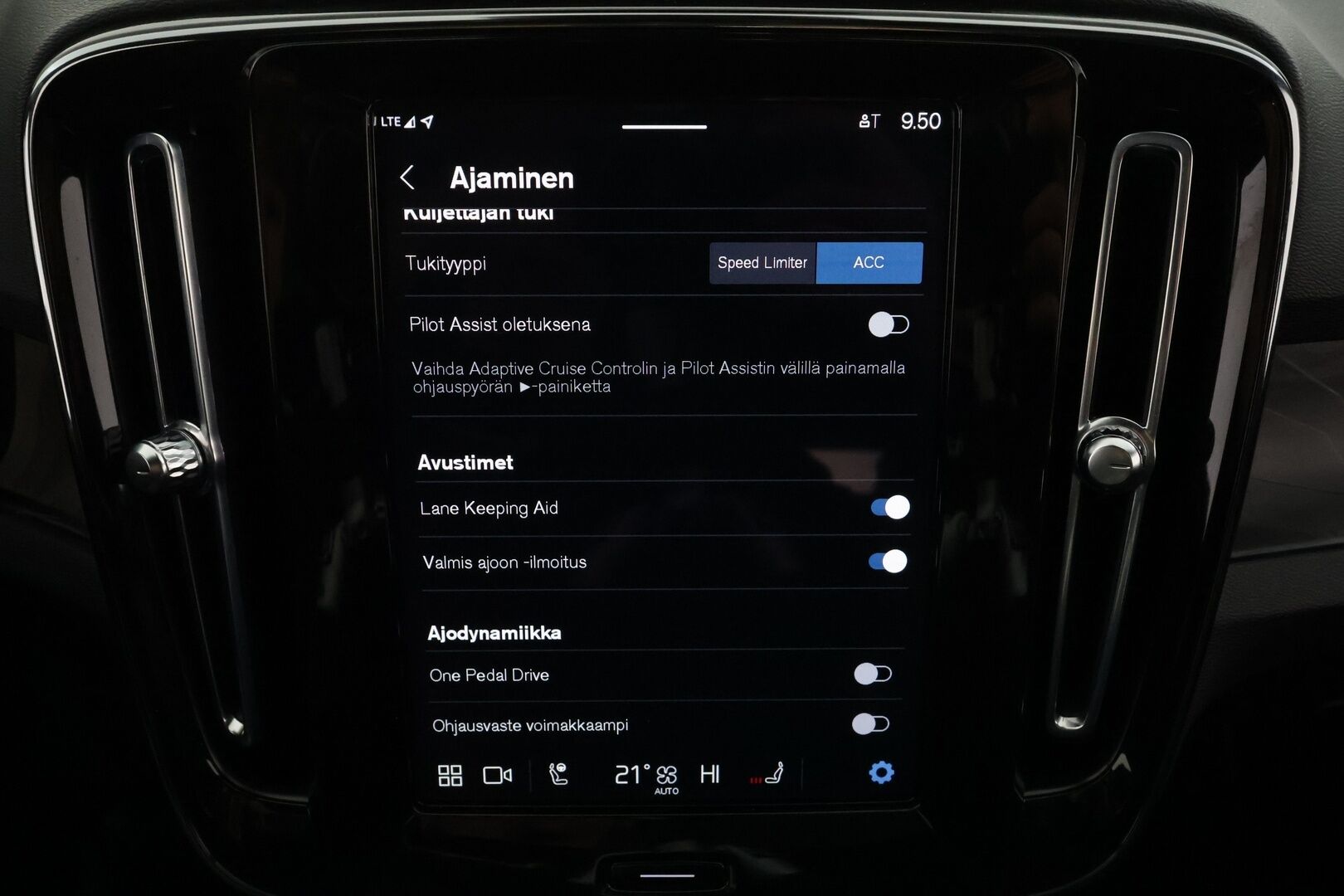 Volvo C40 2023 Recharge Single Ultimate aut * ACC / 360° / Pixel LED / H&K / Lasikatto / Muistipenkki / BLIS / ILP / KeylessGo * - 1.Om Suomi-auto / Kahdet renkaat aluvanteilla 