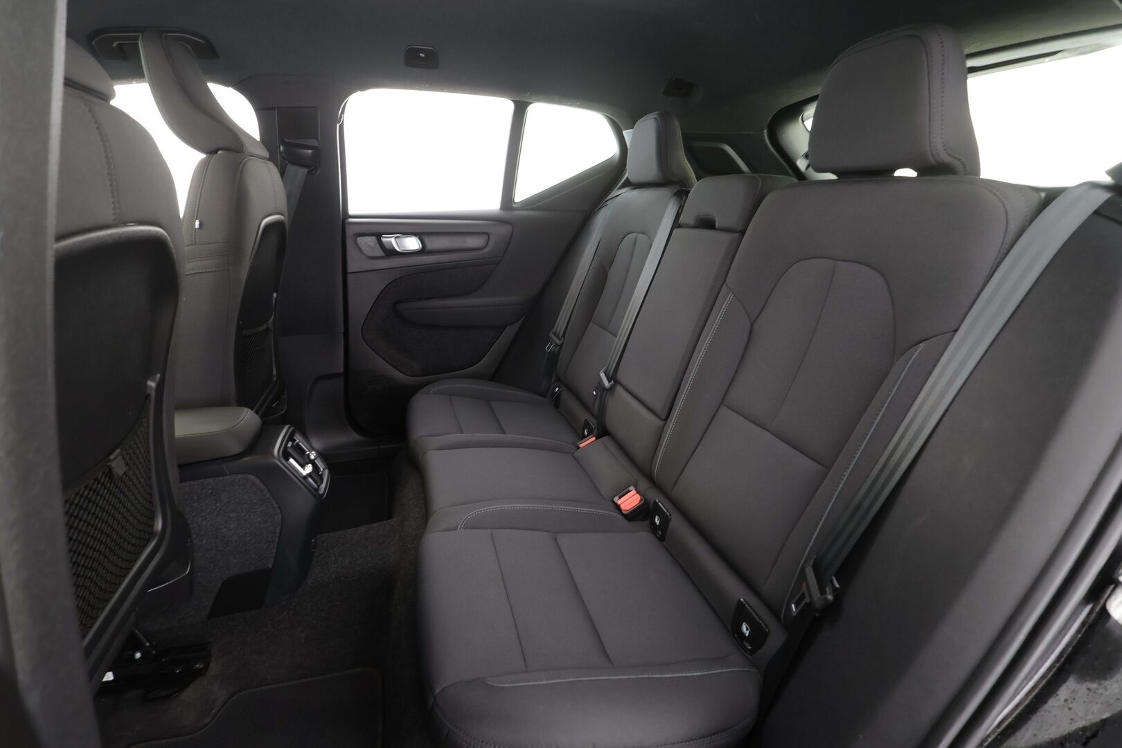 Volvo XC40 2023 Recharge Single Plus aut * ACC / P.kamera / ILP / Muistipenkki / Koukku / LED / Navi / KeylessGo / BLIS * - 1.Om Suomi-auto / Akku kuntotarkastettu / Kahdet renkaat aluvanteilla / Merkkihuollettu