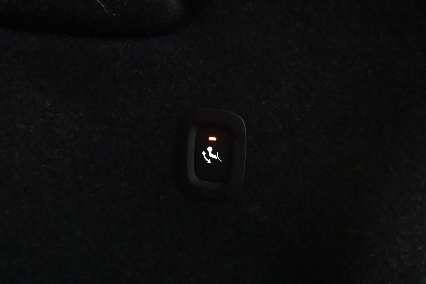 Volvo XC40 2023 Recharge Single Plus aut * ACC / P.kamera / ILP / Muistipenkki / Koukku / LED / Navi / KeylessGo / BLIS * - 1.Om Suomi-auto / Akku kuntotarkastettu / Kahdet renkaat aluvanteilla / Merkkihuollettu