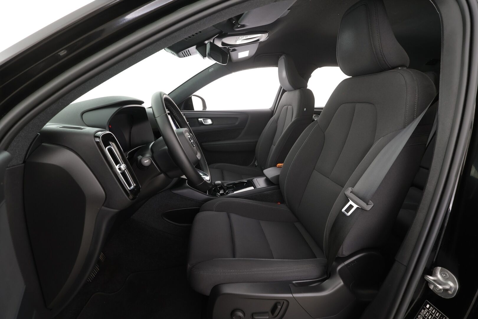 Volvo XC40 2023 Recharge Single Plus aut * Lämpöpumppu / Vetokoukku / Adapt.Vakkari / Peruutuskamera / LED / BLIS / Muistipenkki / Navi - 1.Om Suomi-auto / Akku kuntotarkastettu / Kahdet renkaat aluvanteilla / Merkkihuollettu / High Perf Audio! - HULLUT AVAJAISHULINAT KORKOTARJOUS 3,29 %