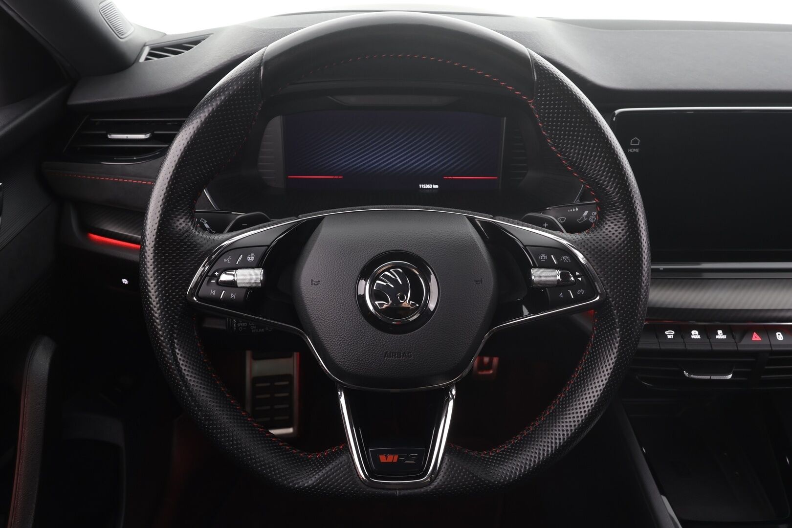 Skoda Octavia 2021 2,0 TDI 200 4x4 RS DSG Autom. * Webasto / ACC / HUD / Canton Premium Sound / Matrix LED / Peruutuskamera / Vetokoukku / Apple - Suomi-auto / Kahdet Renkaat / Digimittari / Juuri tullut Tampereelle!