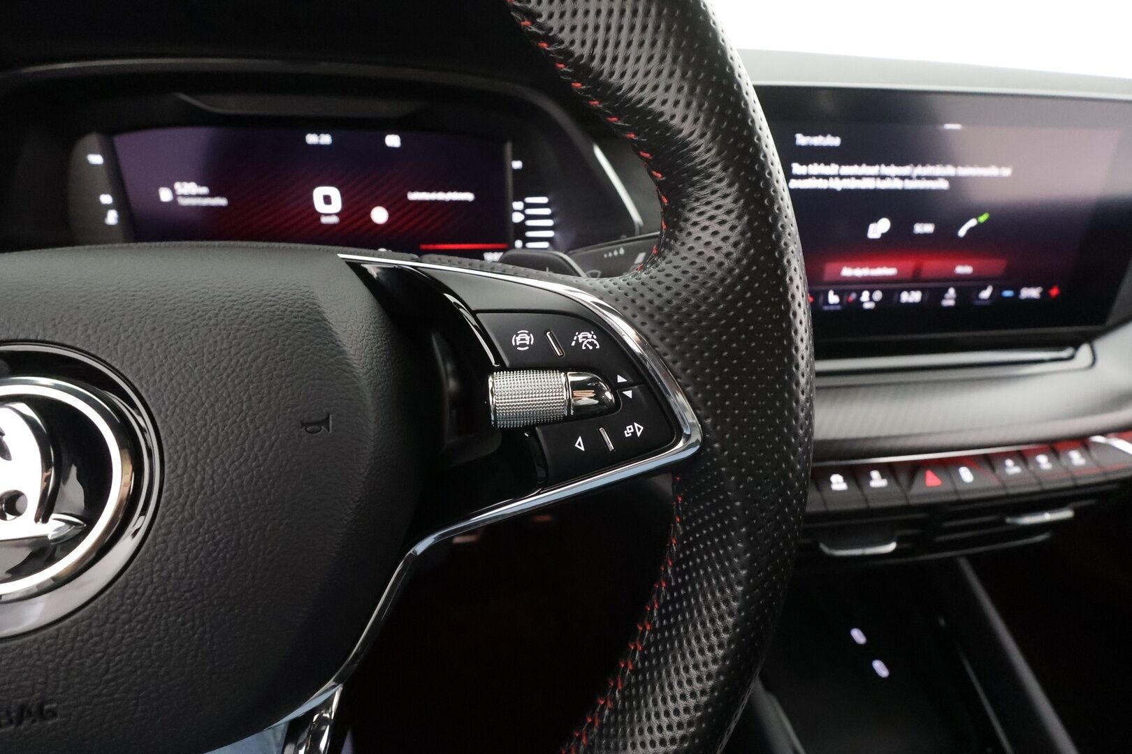 Skoda Octavia 2021 2,0 TDI 200 4x4 RS DSG Autom. * Webasto / ACC / HUD / Canton Premium Sound / Matrix LED / Peruutuskamera / Vetokoukku / Apple - Suomi-auto / Kahdet Renkaat / Digimittari / Juuri tullut Tampereelle!