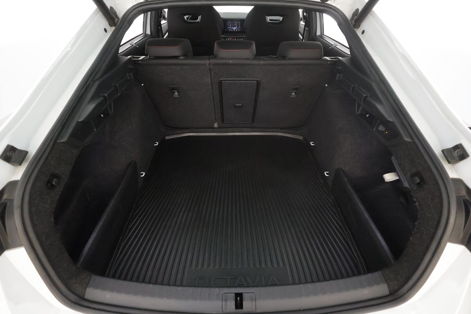 Skoda Octavia 2021 2,0 TDI 200 4x4 RS DSG *  HUD / ACC / Webasto / Koukku / Matrix-LED / Canton / P.kamera / Apple&Android * - Suomi-auto / Kahdet Renkaat