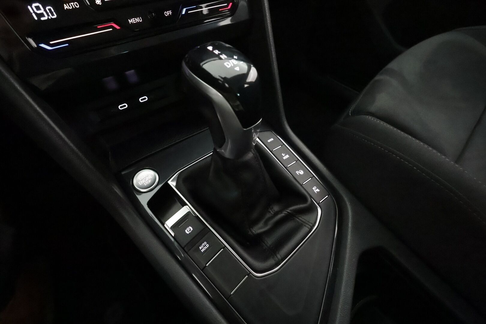 Volkswagen Tiguan 2021 Style Business eHybrid 180 kW DSG-autm.** 1-Om Suomi auto / Adapt.vakkari / 360 kamera / Koukku / Facelift / IQ LED - Digimittaristo / Akku kuntotarkastettu / Sportti-alcantara penkit / Keyless / Apple&Android