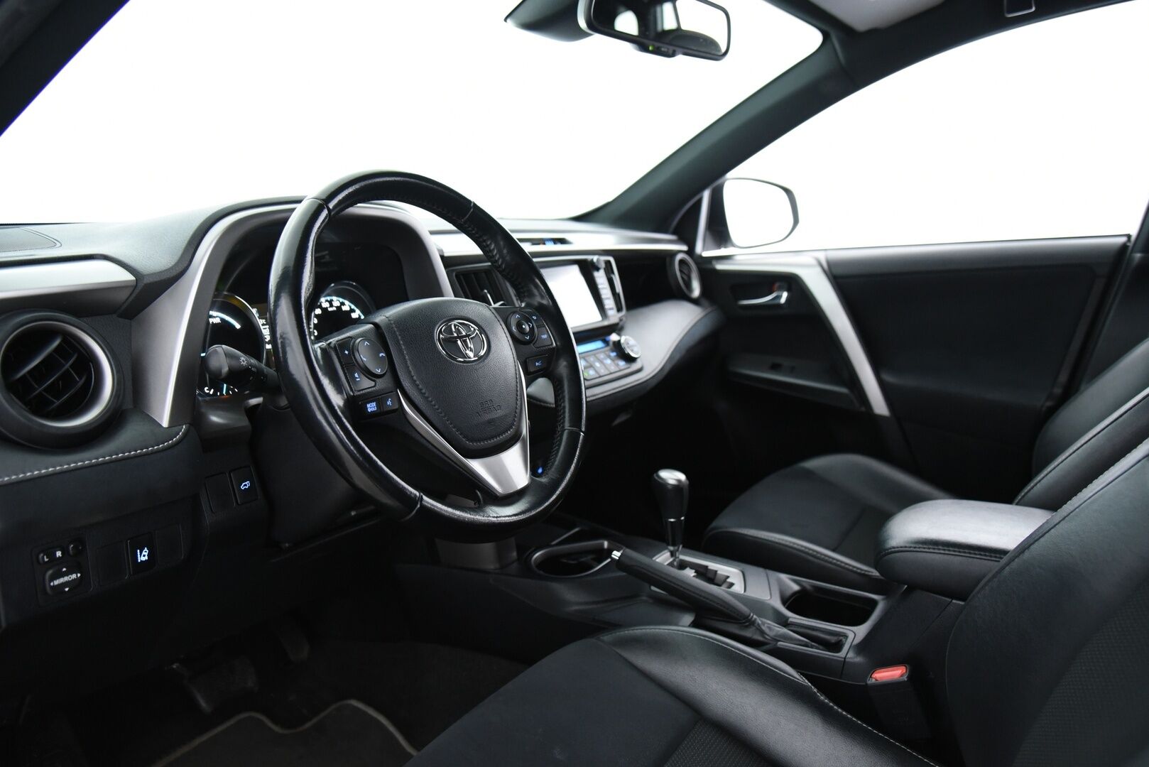 Toyota RAV4 2016 2,5 Hybrid AWD Style / ACC / P-kamera / Sähk. säädöt / LED / Sähk. takaluukku - Merkkiliikkeen huoltohistoria / Iso huolto tehty 11-2025!