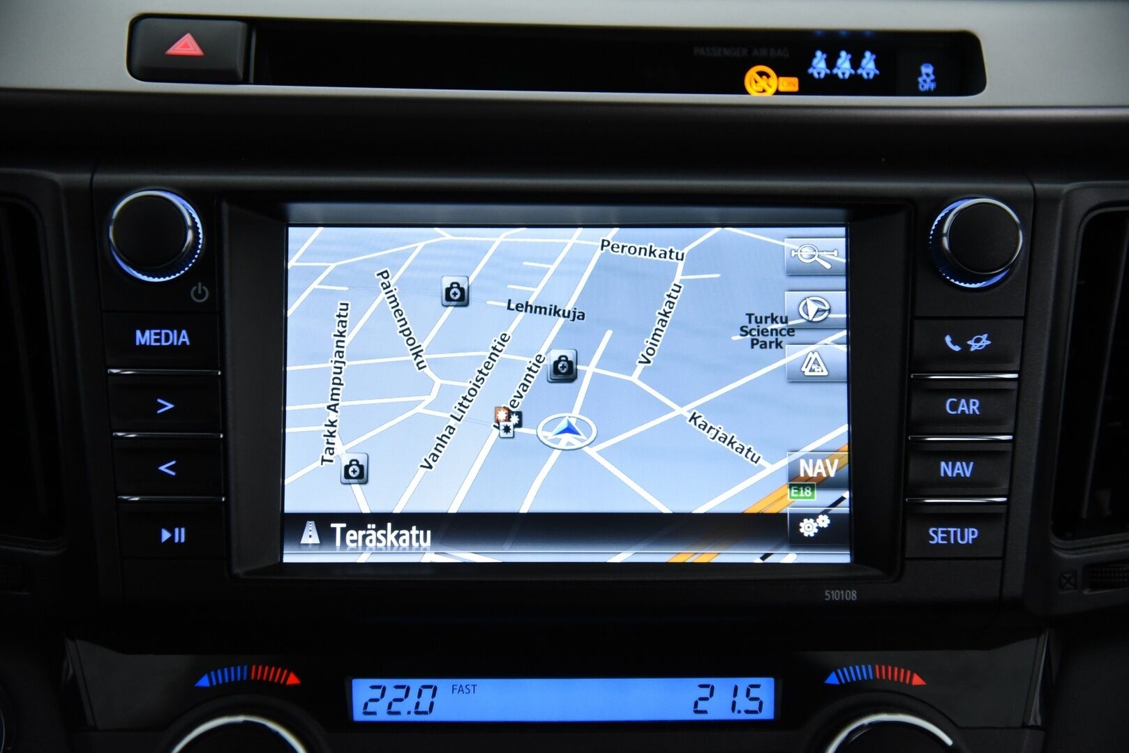 Toyota RAV4 2016 2,5 Hybrid AWD Style / ACC / P-kamera / Sähk. säädöt / LED / Sähk. takaluukku - Merkkiliikkeen huoltohistoria / Iso huolto tehty 11-2025!