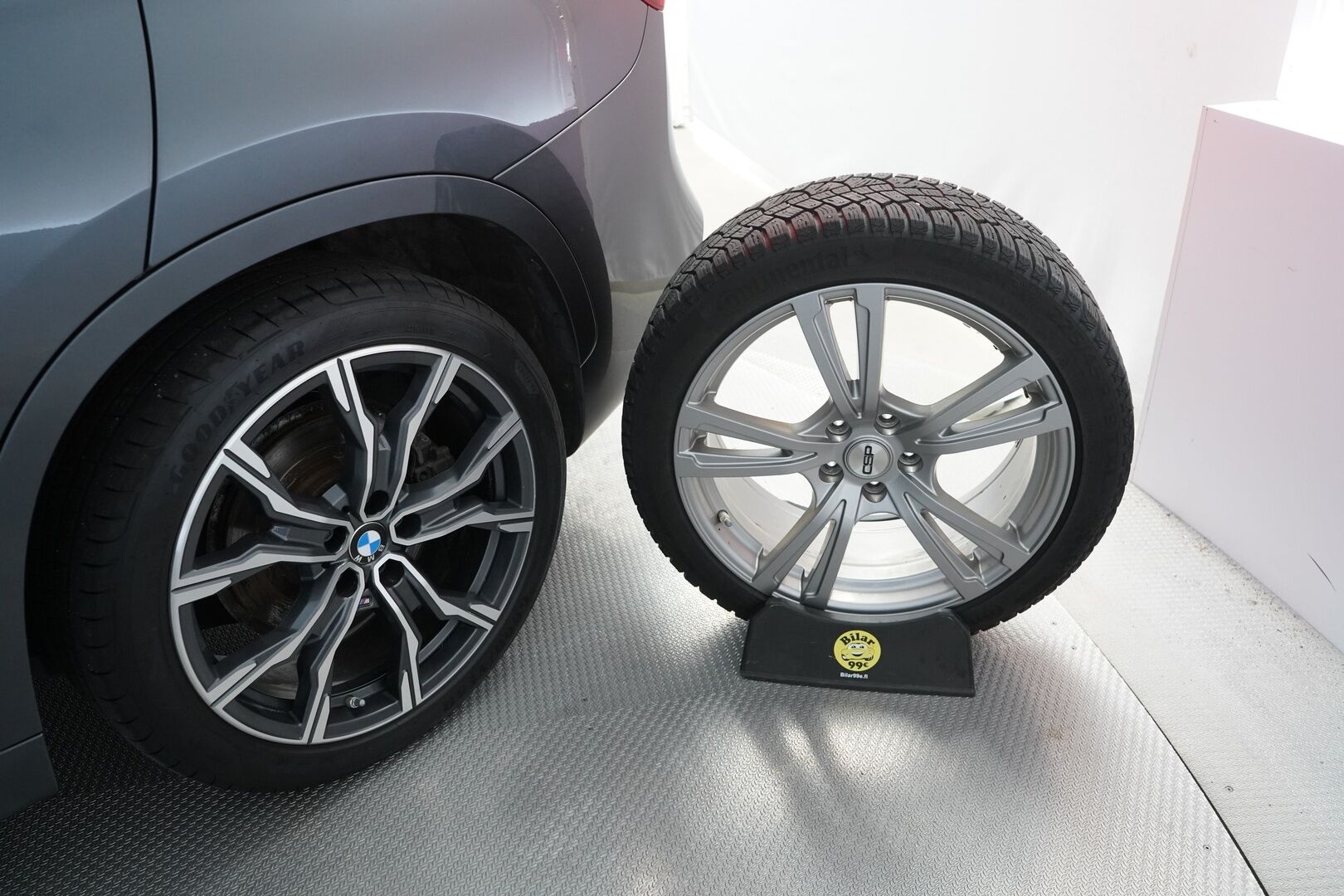 BMW X1 2021 F48 xDrive25e A Charged Edition M Sport * Prof.Navi / HUD / Kamera / Koukku / Lohko* - Kahdet renkaat / M Sport / Shadowline / Huippu varusteet!