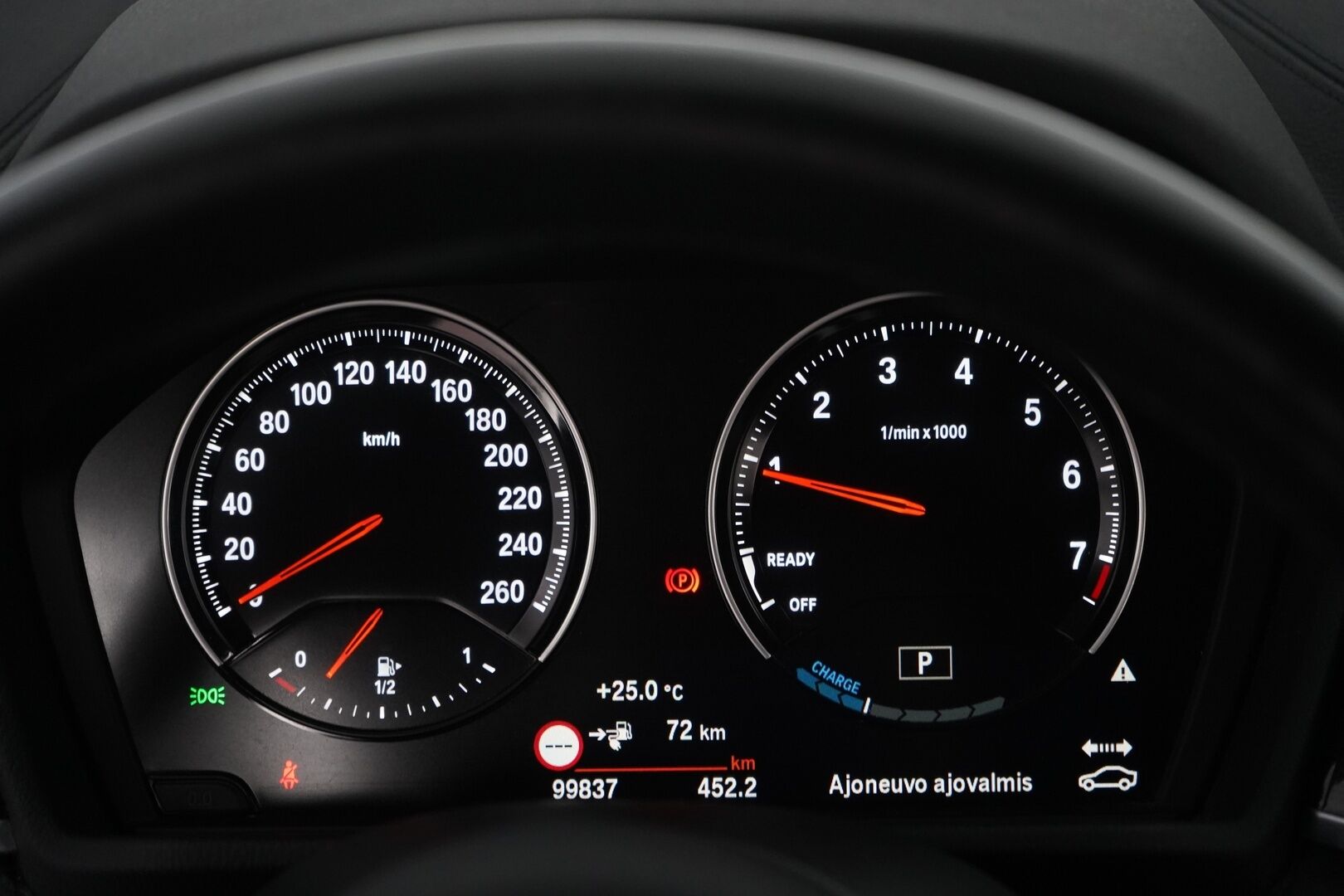 BMW X1 2021 F48 xDrive25e A Charged Edition M Sport * Prof.Navi / HUD / Kamera / Koukku / Lohko* - Kahdet renkaat / M Sport / Shadowline / Huippu varusteet!