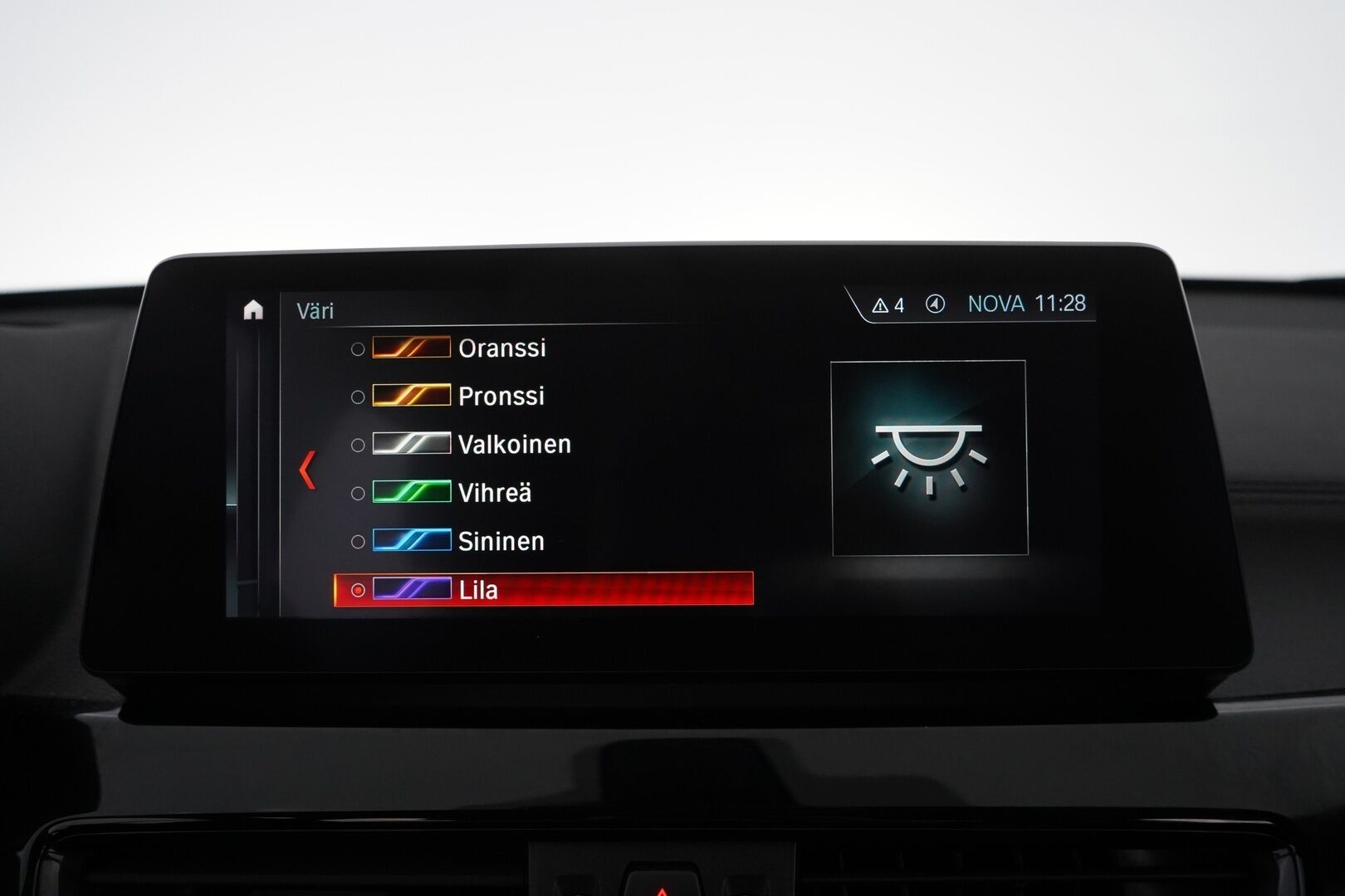 BMW X1 2021 F48 xDrive25e A Charged Edition M Sport * Prof.Navi / HUD / Kamera / Koukku / Lohko* - Kahdet renkaat / M Sport / Shadowline / Huippu varusteet!