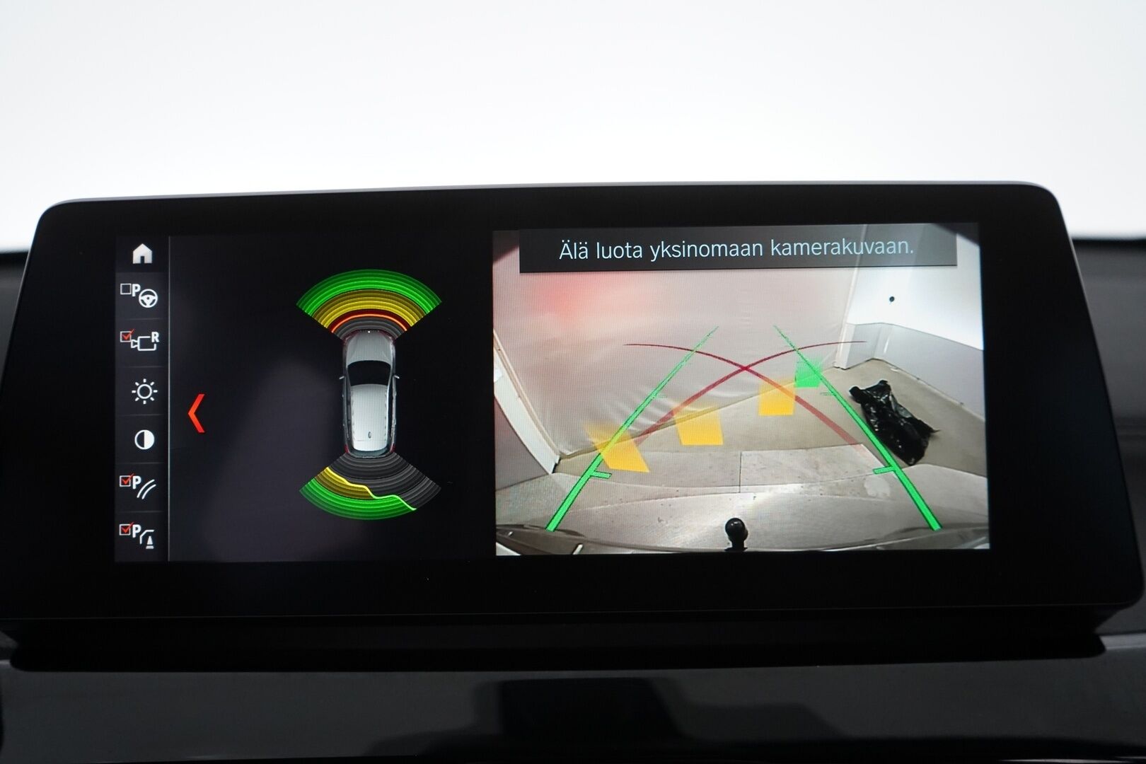 BMW X1 2021 F48 xDrive25e A Charged Edition M Sport * Prof.Navi / HUD / Kamera / Koukku / Lohko* - Kahdet renkaat / M Sport / Shadowline / Huippu varusteet!
