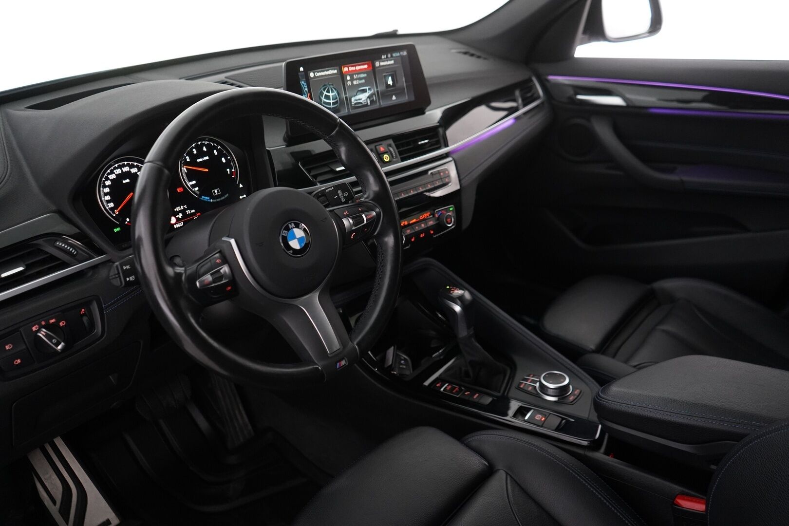 BMW X1 2021 F48 xDrive25e A Charged Edition M Sport * Prof.Navi / HUD / Kamera / Koukku / Lohko* - Kahdet renkaat / M Sport / Shadowline / Huippu varusteet!
