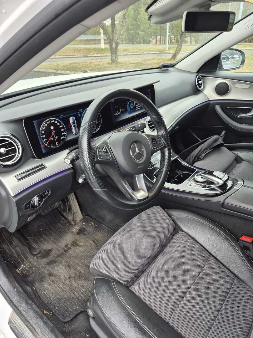 Mercedes-Benz E 2017 220 d 4Matic T A Premium Business *Widescreen / Adapt. vakkari (DTR+Q) / Koukku / 9G-tronic / Kamera*