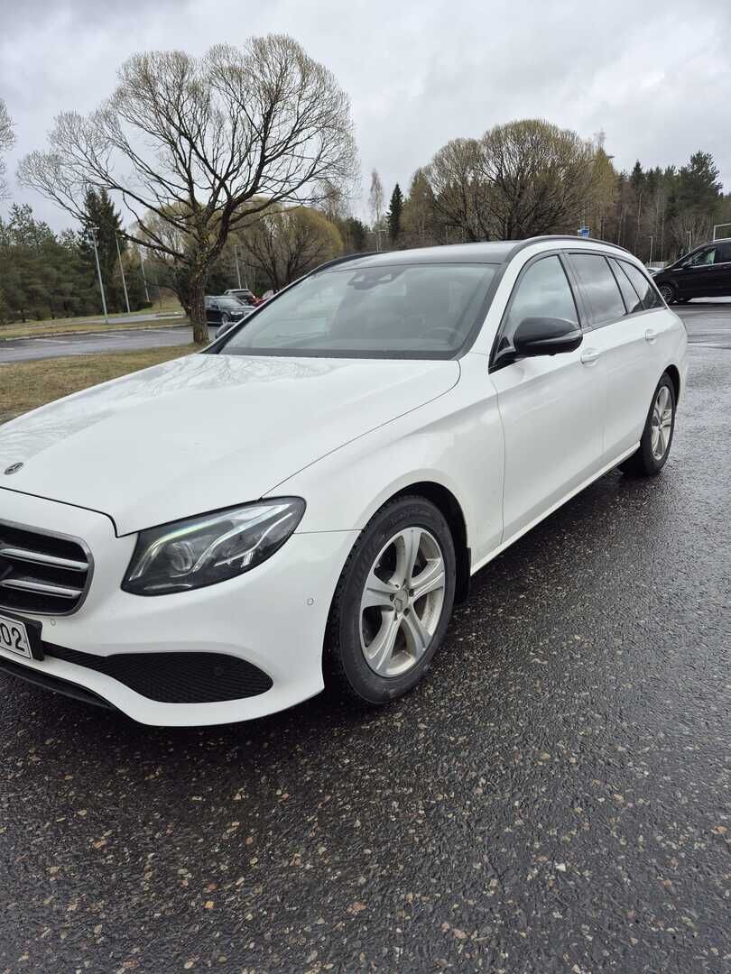 Mercedes-Benz E 2017 220 d 4Matic T A Premium Business *Widescreen / Adapt. vakkari (DTR+Q) / Koukku / 9G-tronic / Kamera*