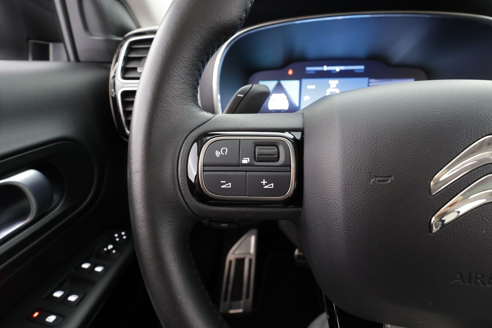 Citroen C5 Aircross 2021 Plug-in Hybrid 225 Shine Launch Edition ë-EAT8 * Panorama / ACC / LED / P.Kamera / Kaistavahti / Navi / Keyless * - 1-om Suomi-auto / Kahdet renkaat / Merkkihuollettu!