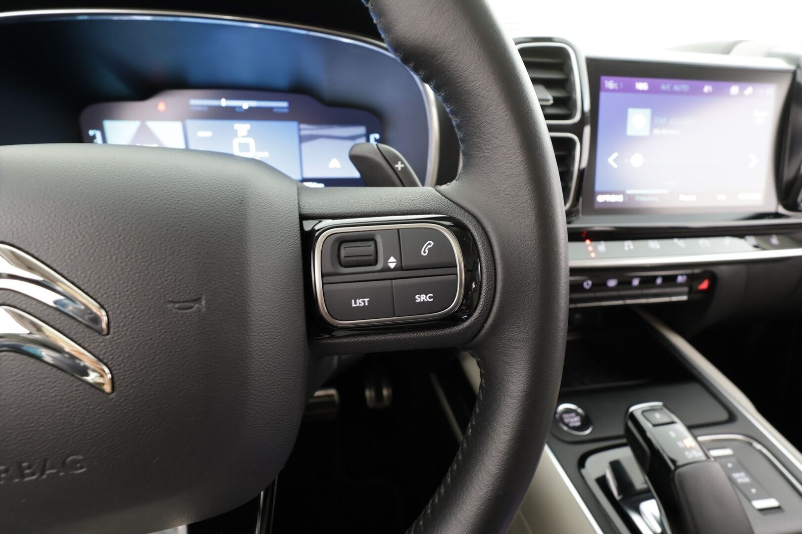 Citroen C5 Aircross 2021 Plug-in Hybrid 225 Shine Launch Edition ë-EAT8 * Panorama / ACC / LED / P.Kamera / Kaistavahti / Navi / Keyless * - 1-om Suomi-auto / Kahdet renkaat / Juuri huollettu!