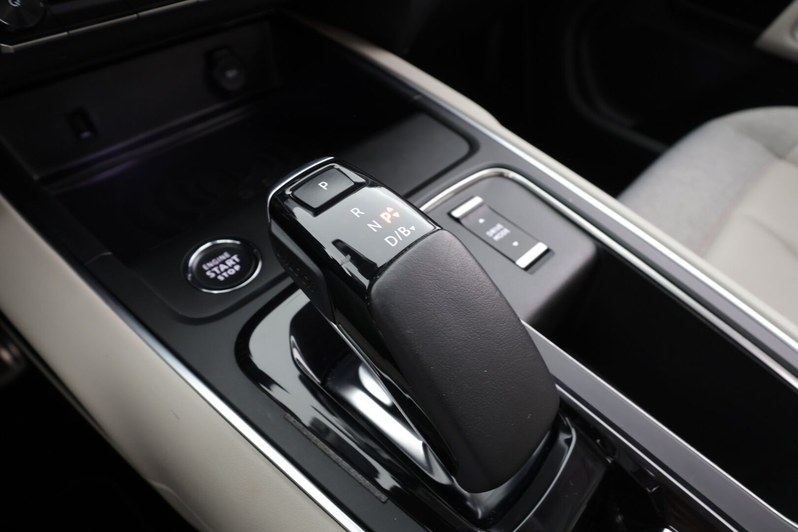 Citroen C5 Aircross 2021 Plug-in Hybrid 225 Shine Launch Edition ë-EAT8 * Panorama / ACC / LED / P.Kamera / Kaistavahti / Navi / Keyless * - 1-om Suomi-auto / Kahdet renkaat / Merkkihuollettu!