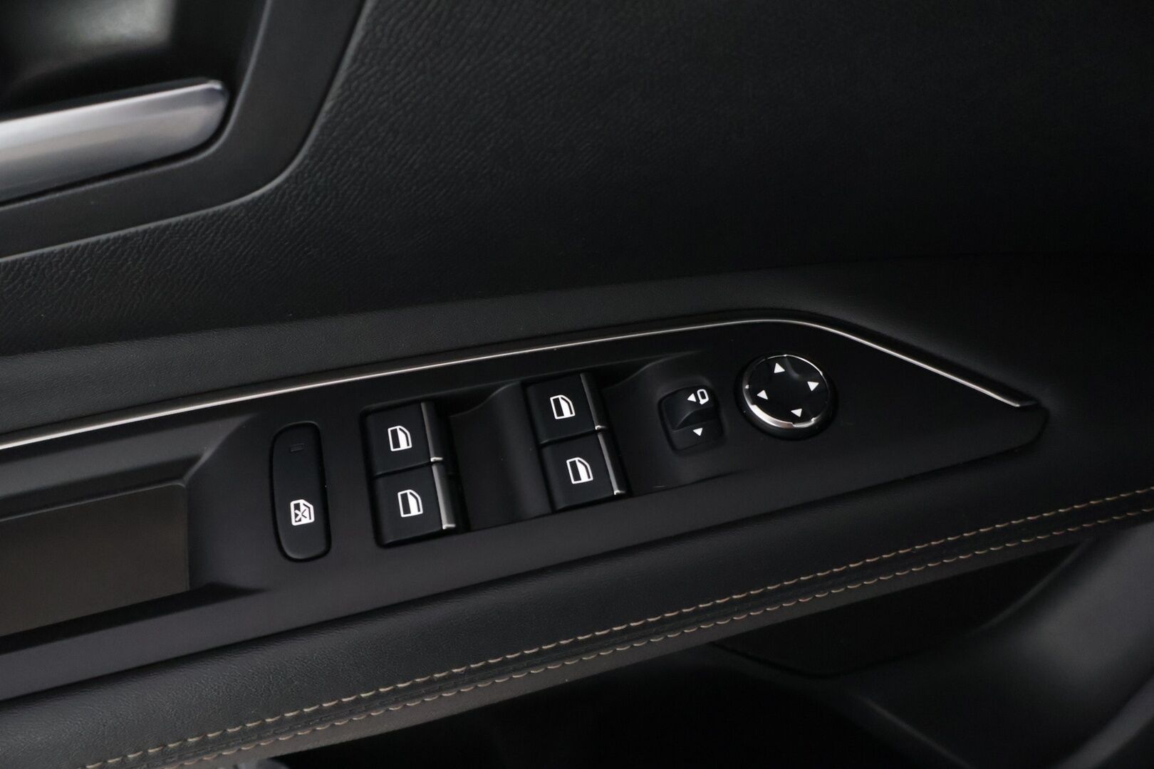 Peugeot 3008 2021 GT Hybrid4 300 EAT8-automaatti - Lisälämmitin | FOCAL | Adapt.vakkari | 360 kamera | Hierovat etuistuimet | Navi | Panorama | Merkkihuollettu | 1.om Suomi-auto