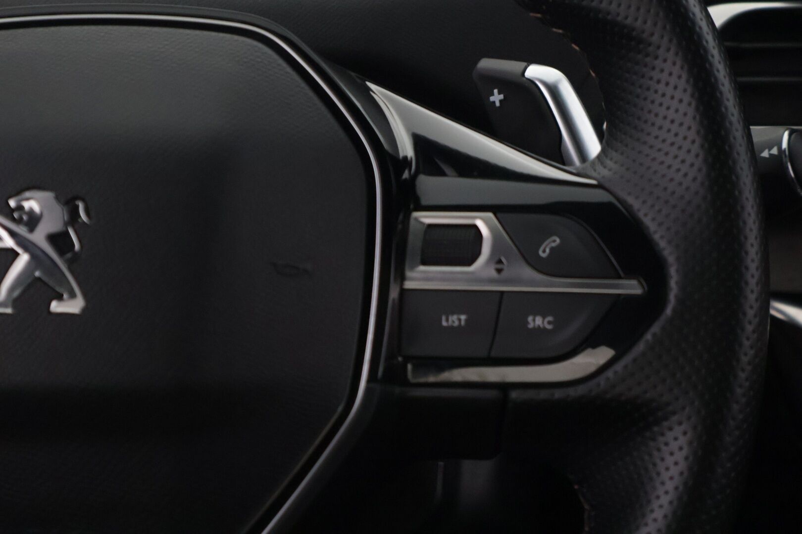 Peugeot 3008 2021 GT Hybrid4 300 EAT8-automaatti - Lisälämmitin | FOCAL | Adapt.vakkari | 360 kamera | Hierovat etuistuimet | Navi | Panorama | Merkkihuollettu | 1.om Suomi-auto