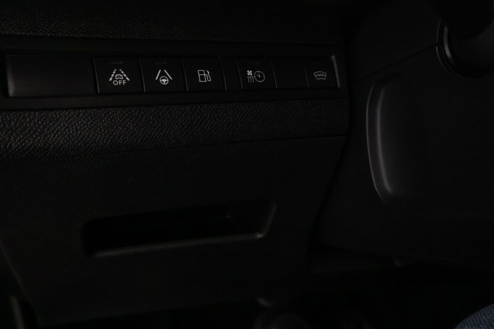 Peugeot 3008 2021 GT Hybrid4 300 EAT8-automaatti - Lisälämmitin | FOCAL | Adapt.vakkari | 360 kamera | Hierovat etuistuimet | Navi | Panorama | Merkkihuollettu | 1.om Suomi-auto