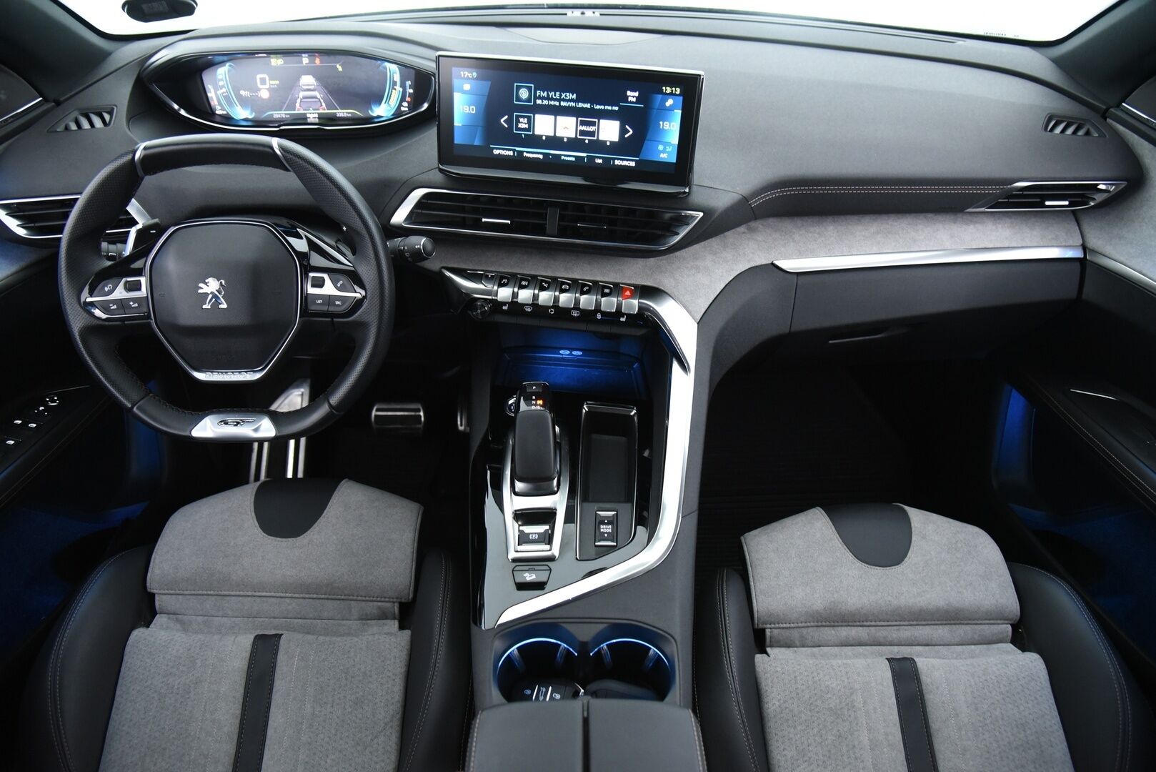 Peugeot 3008 2021 GT Hybrid4 300 EAT8-automaatti / Adapt.vak / Hieronta / Muistipenkki / Focal äänentoisto / 360-kamera - 1-om Suomi-auto / Merkkiliikkeen huoltohistoria / Nahka-alcantara sporttipenkit / 