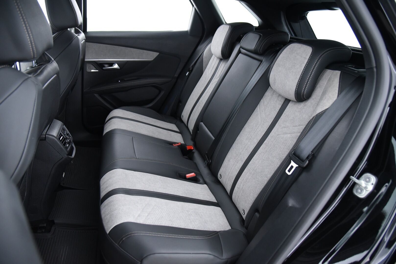 Peugeot 3008 2021 GT Hybrid4 300 EAT8-automaatti / Adapt.vak / Hieronta / Muistipenkki / Focal äänentoisto / 360-kamera - 1-om Suomi-auto / Merkkiliikkeen huoltohistoria / Nahka-alcantara sporttipenkit / 