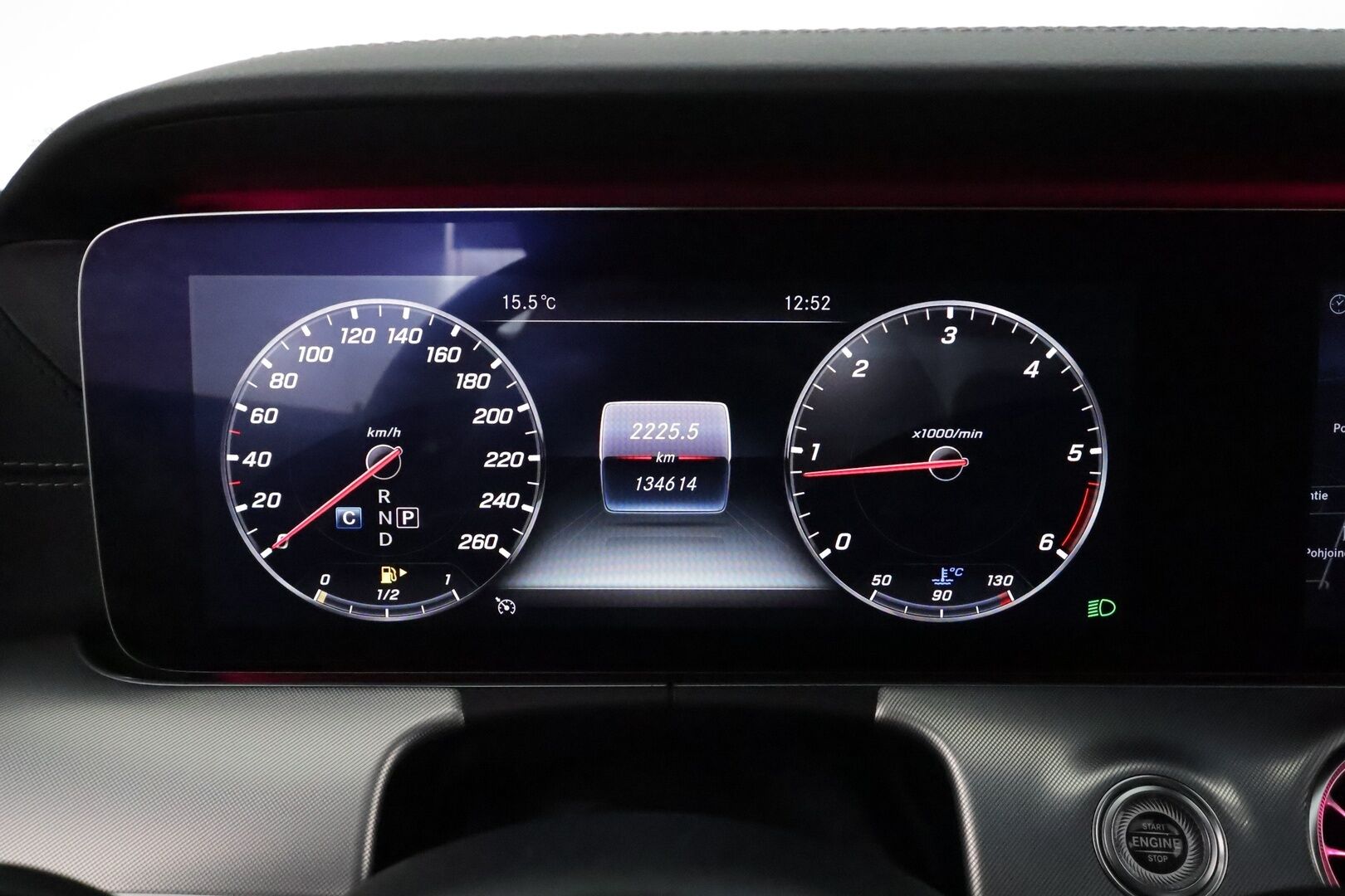 Mercedes-Benz E 2018 300 d A Coupé AMG *Burmester / Panorama / Vakkari / Lohkolämmitin / Widescreen / Sporttipenkit / Koukku / P.kamera* - Kahdet renkaat aluvanteilla / Merkkihuollettu