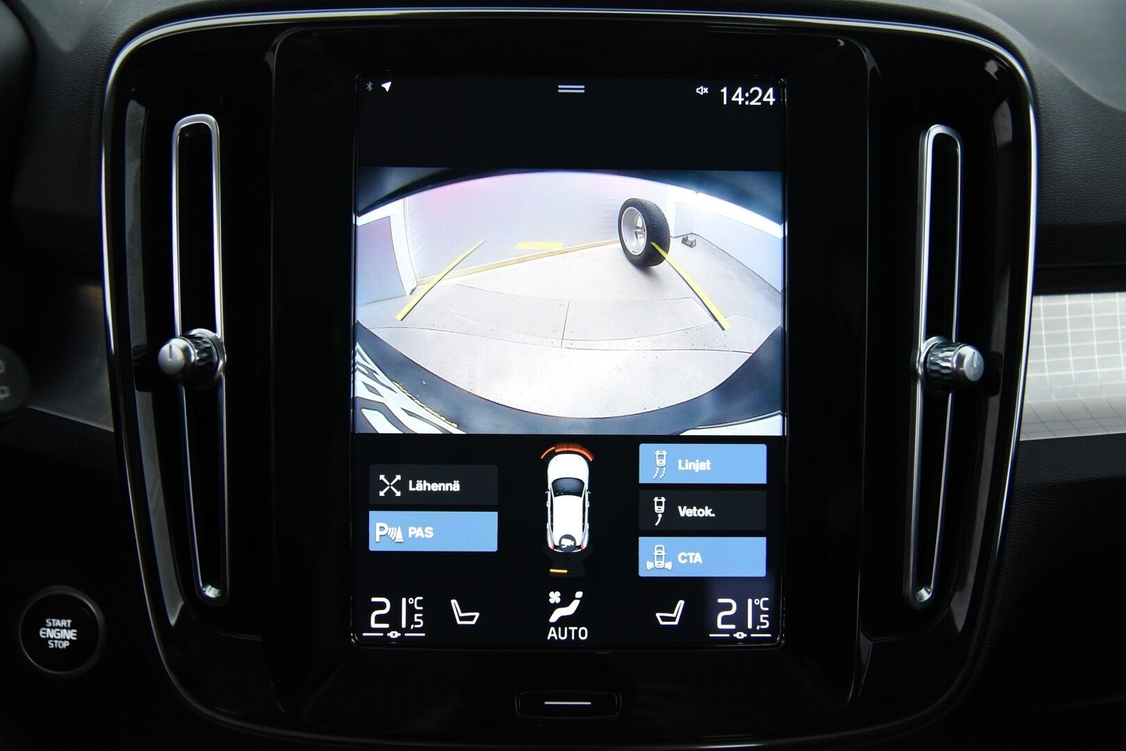 Volvo XC40 2021 T5 TwE Business Inscription Expression aut  / Adapt. vak / Webasto / Koukku / P-kamera / Blis - 2.om Suomi-auto / Merkkiliikkeen huoltohistoria / Navi / Pilot assist / VOC / 