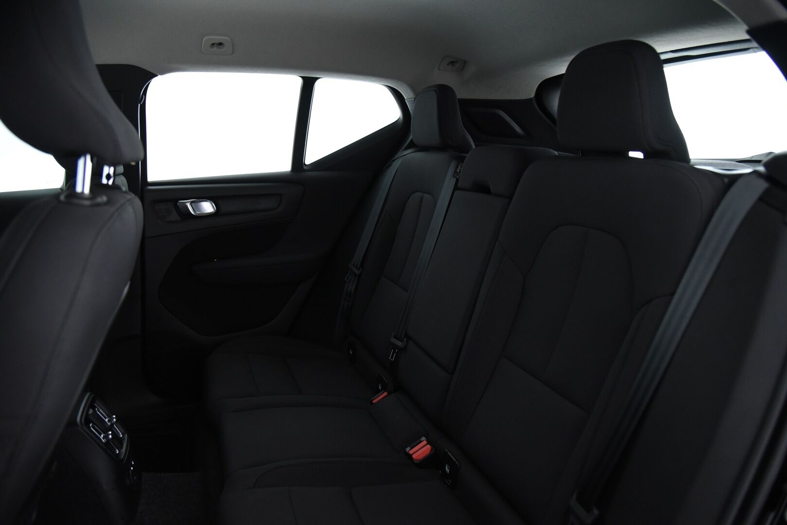 Volvo XC40 2021 T5 TwE Business Inscription Expression aut  / Adapt. vak / Webasto / Koukku / P-kamera / Blis - 2.om Suomi-auto / Merkkiliikkeen huoltohistoria / Navi / Pilot assist / VOC / 