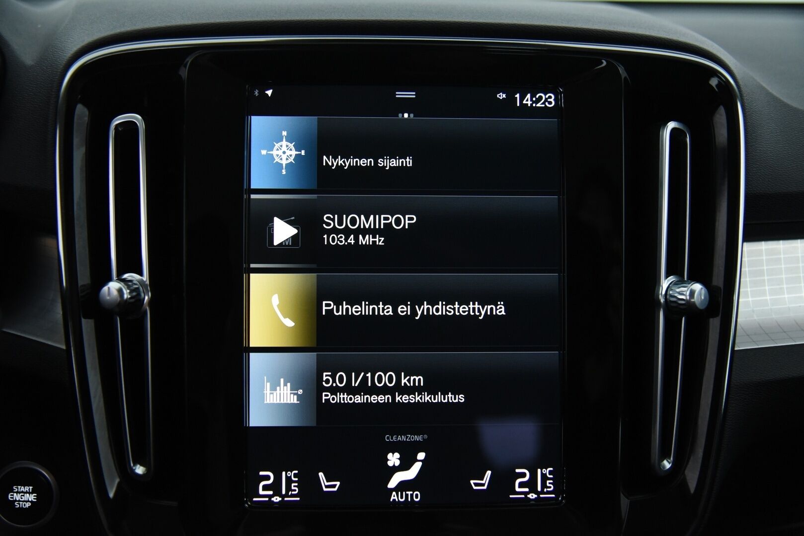 Volvo XC40 2021 T5 TwE Business Inscription Expression aut  / Adapt. vak / Webasto / Koukku / P-kamera / Blis - 2.om Suomi-auto / Merkkiliikkeen huoltohistoria / Navi / Pilot assist / VOC / 