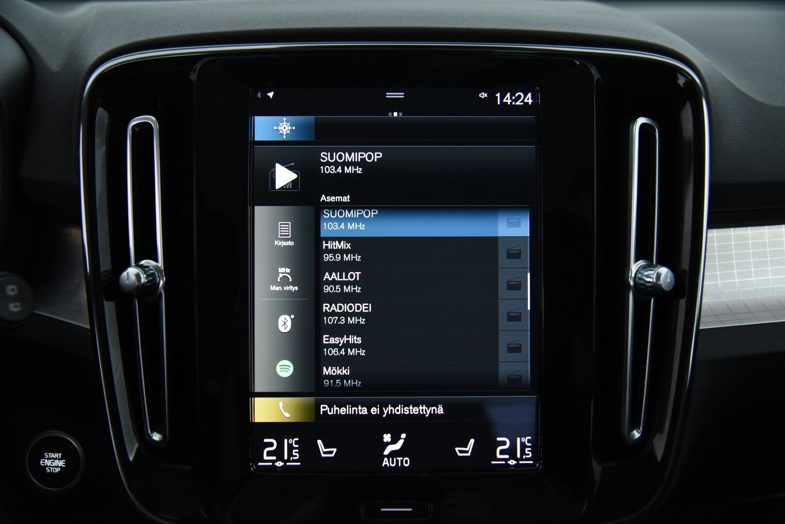 Volvo XC40 2021 T5 TwE Business Inscription Expression aut  / Adapt. vak / Webasto / Koukku / P-kamera / Blis - 2.om Suomi-auto / Merkkiliikkeen huoltohistoria / Navi / Pilot assist / VOC / 