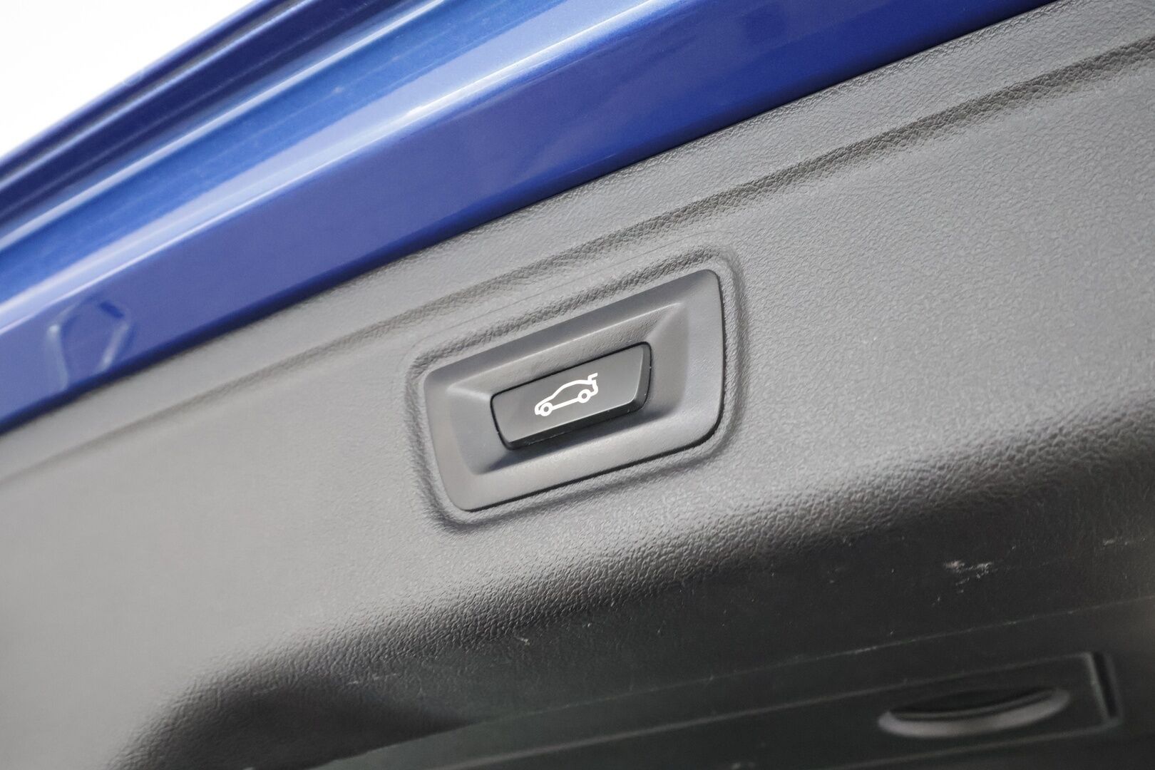 BMW 320 2021 G21 Touring 320d A xDrive Business M Sport MHEV * HiFi / Webasto / Koukku / ACC / LED / P.kamera / Sportpenkit / Navi *