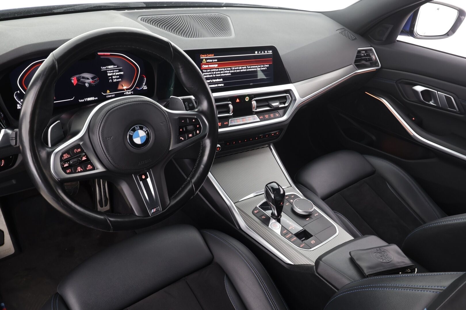 BMW 320 2021 G21 Touring 320d A xDrive Business M Sport MHEV * HiFi / Webasto / Koukku / ACC / LED / P.kamera / Sportpenkit / Navi *